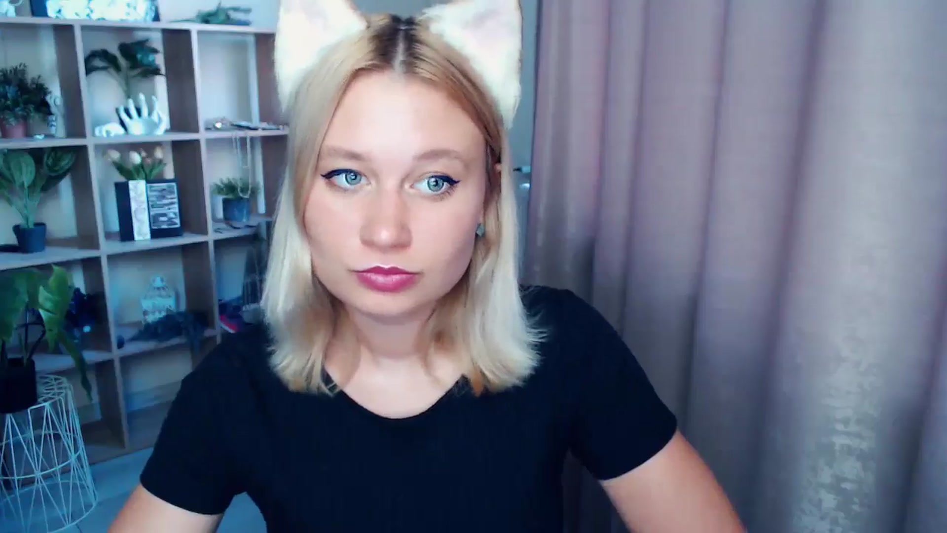 Gallery image thumbnail from Kukla_kolduna's myfreecams stream on, 07/17/2025, 17:30 image 19 of 20