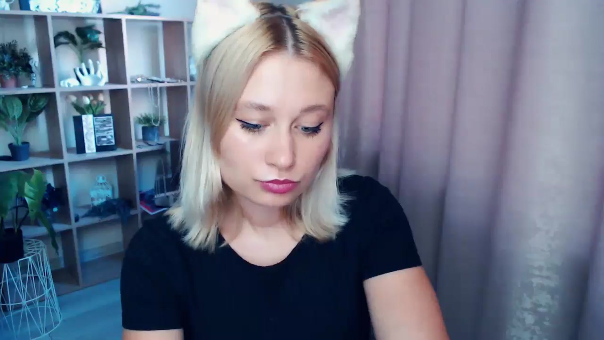 Gallery image thumbnail from Kukla_kolduna's myfreecams stream on, 07/17/2025, 17:30 image 16 of 20