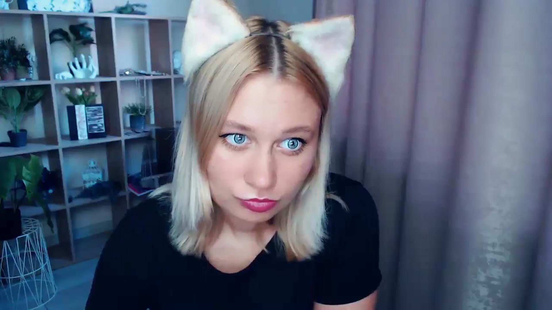 Gallery image thumbnail from Kukla_kolduna's myfreecams stream on, 07/17/2025, 17:30 image 20 of 20