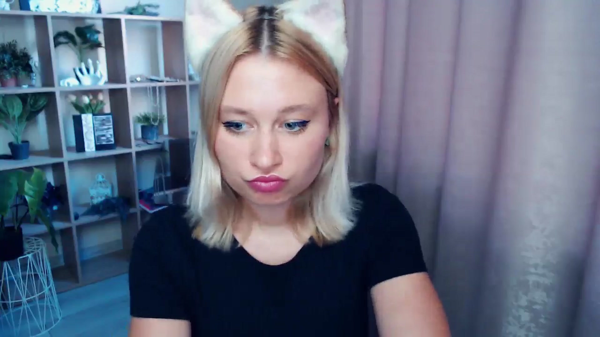 Gallery image thumbnail from Kukla_kolduna's myfreecams stream on, 07/17/2025, 17:30 image 17 of 20