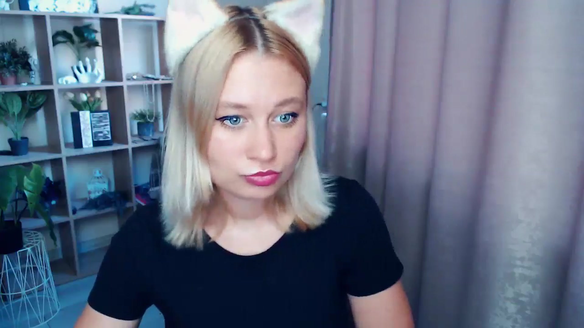 Gallery image thumbnail from Kukla_kolduna's myfreecams stream on, 07/17/2025, 17:30 image 18 of 20