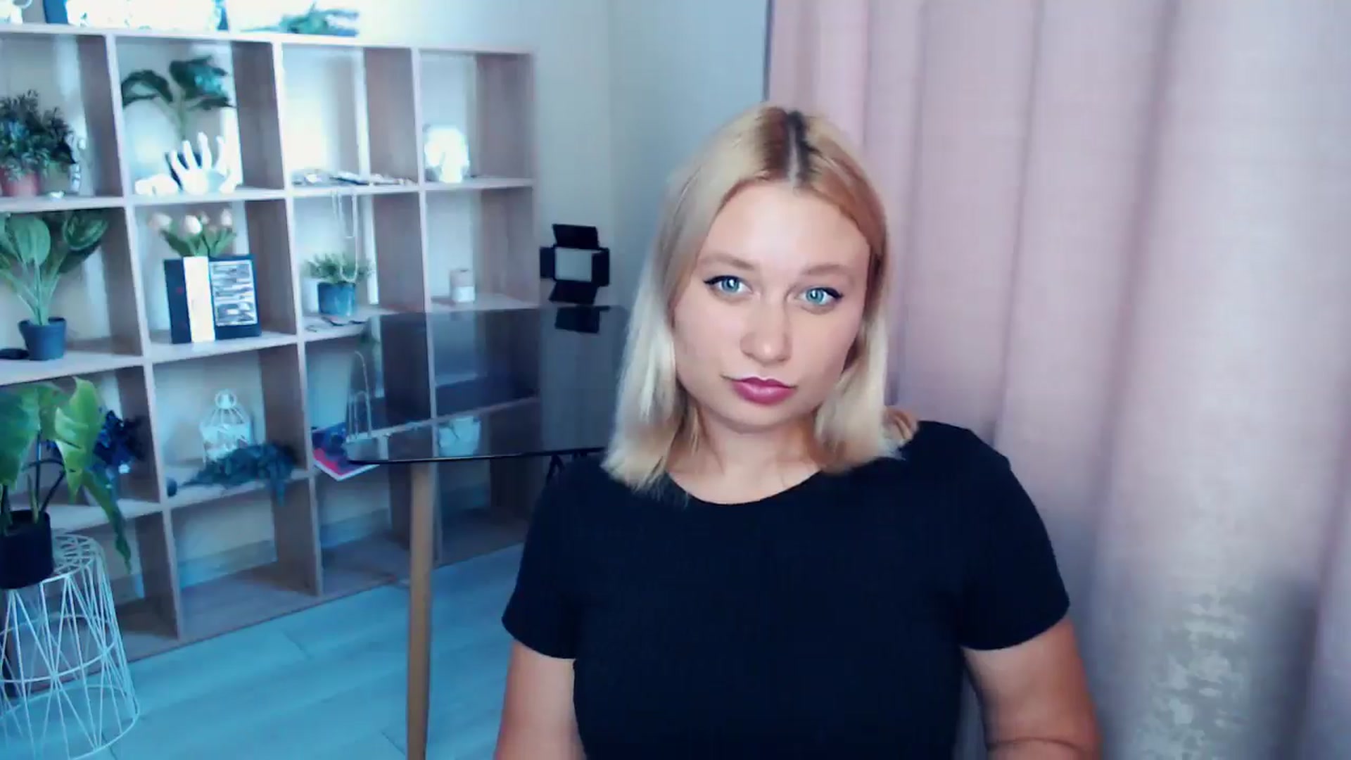 Gallery image thumbnail from Kukla_kolduna's myfreecams stream on, 07/17/2025, 17:30 image 2 of 20