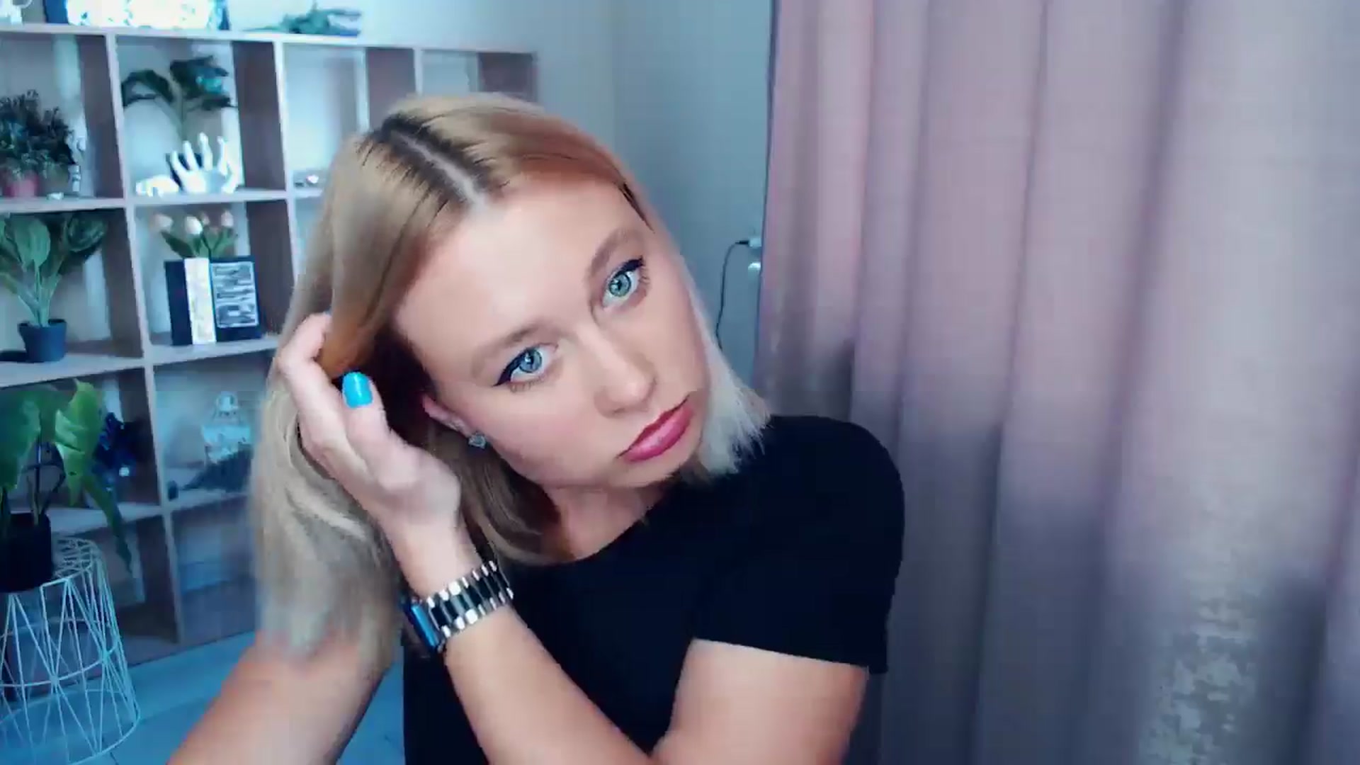 Gallery image thumbnail from Kukla_kolduna's myfreecams stream on, 07/17/2025, 17:30 image 4 of 20