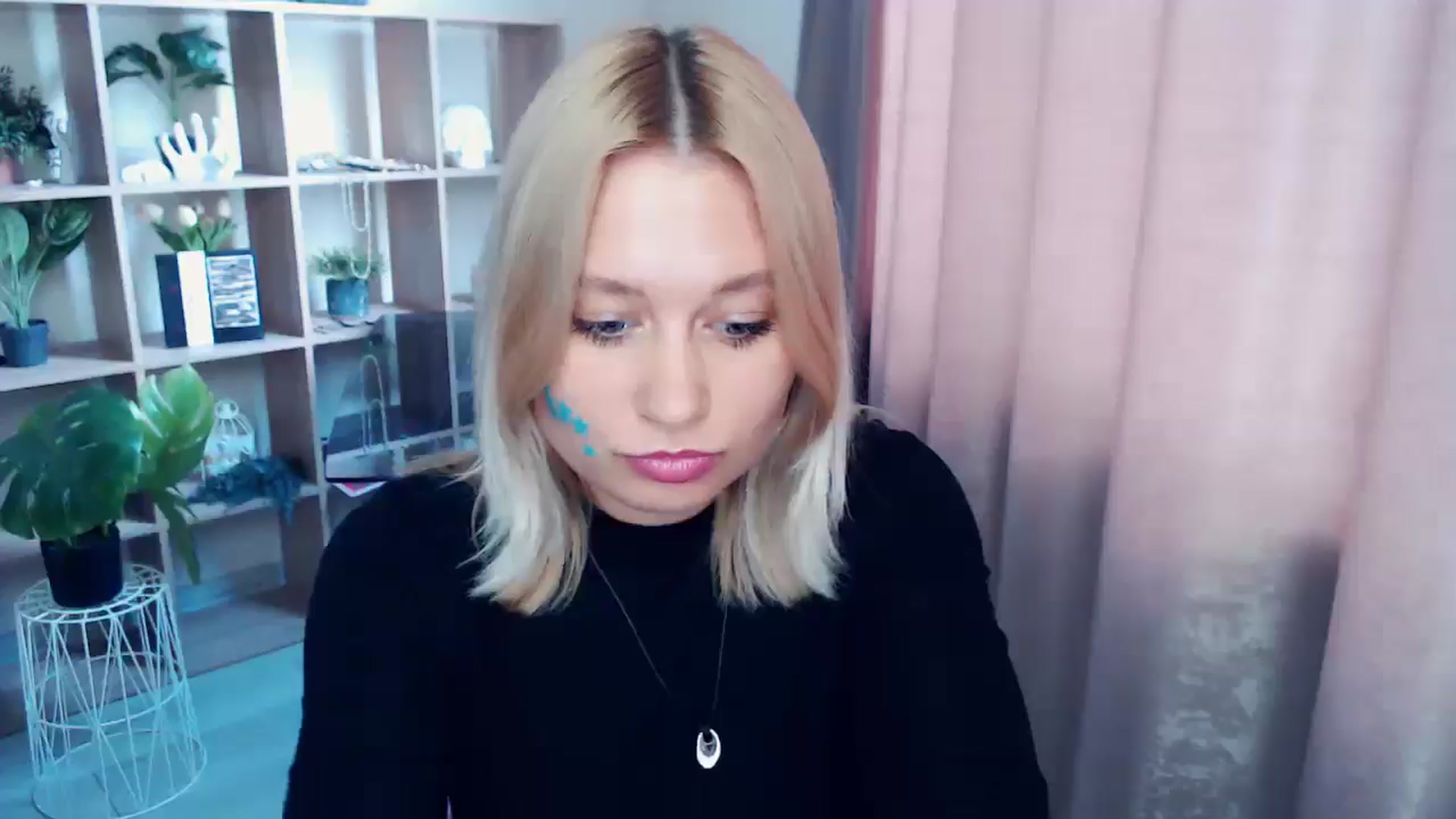 Gallery image thumbnail from Kukla_kolduna's myfreecams stream on, 07/19/2025, 17:10 image 12 of 20