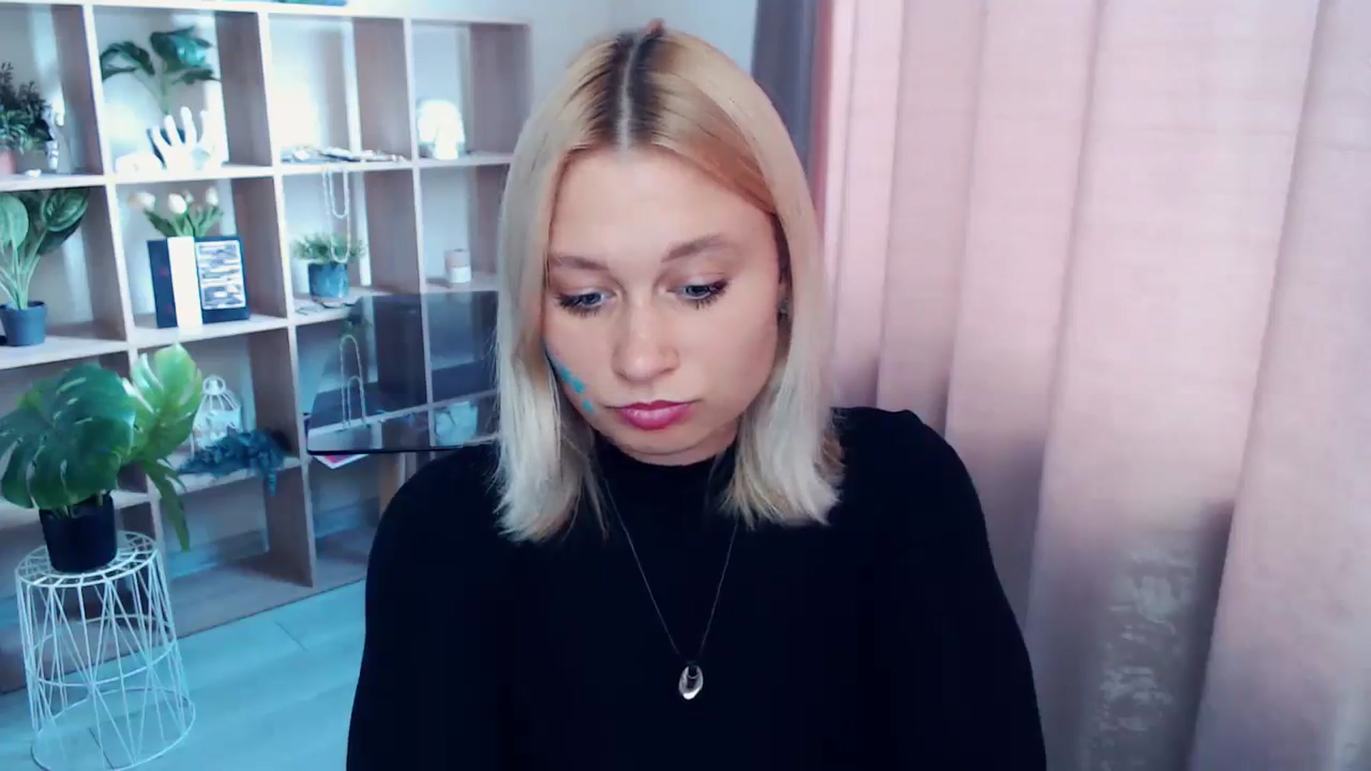 Gallery image thumbnail from Kukla_kolduna's myfreecams stream on, 07/19/2025, 17:10 image 3 of 20
