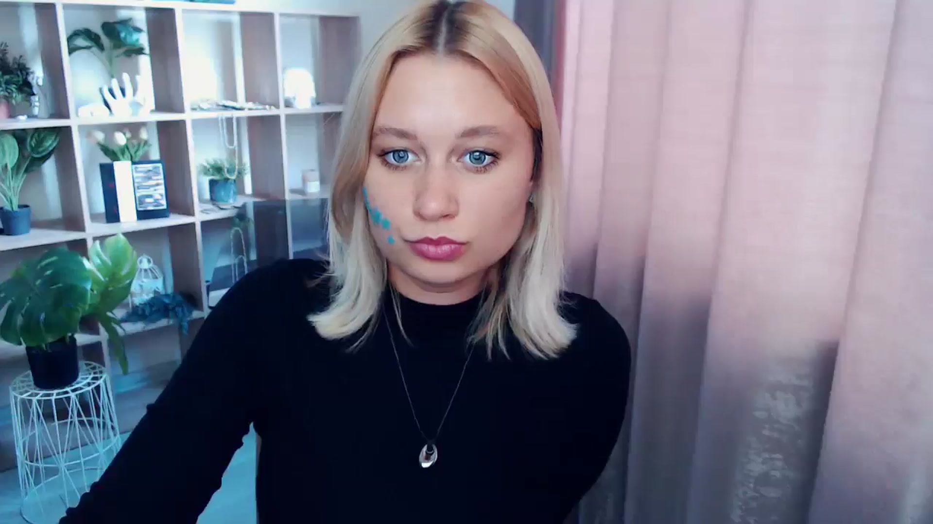 Gallery image thumbnail from Kukla_kolduna's myfreecams stream on, 07/19/2025, 17:10 image 9 of 20