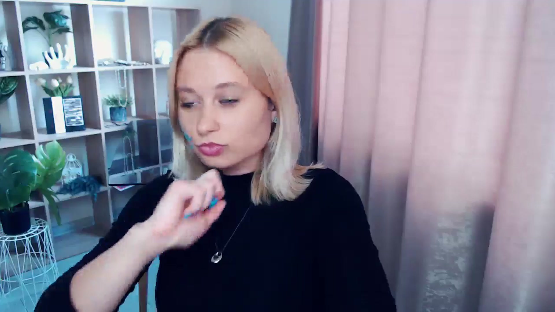 Gallery image thumbnail from Kukla_kolduna's myfreecams stream on, 07/19/2025, 17:10 image 13 of 20