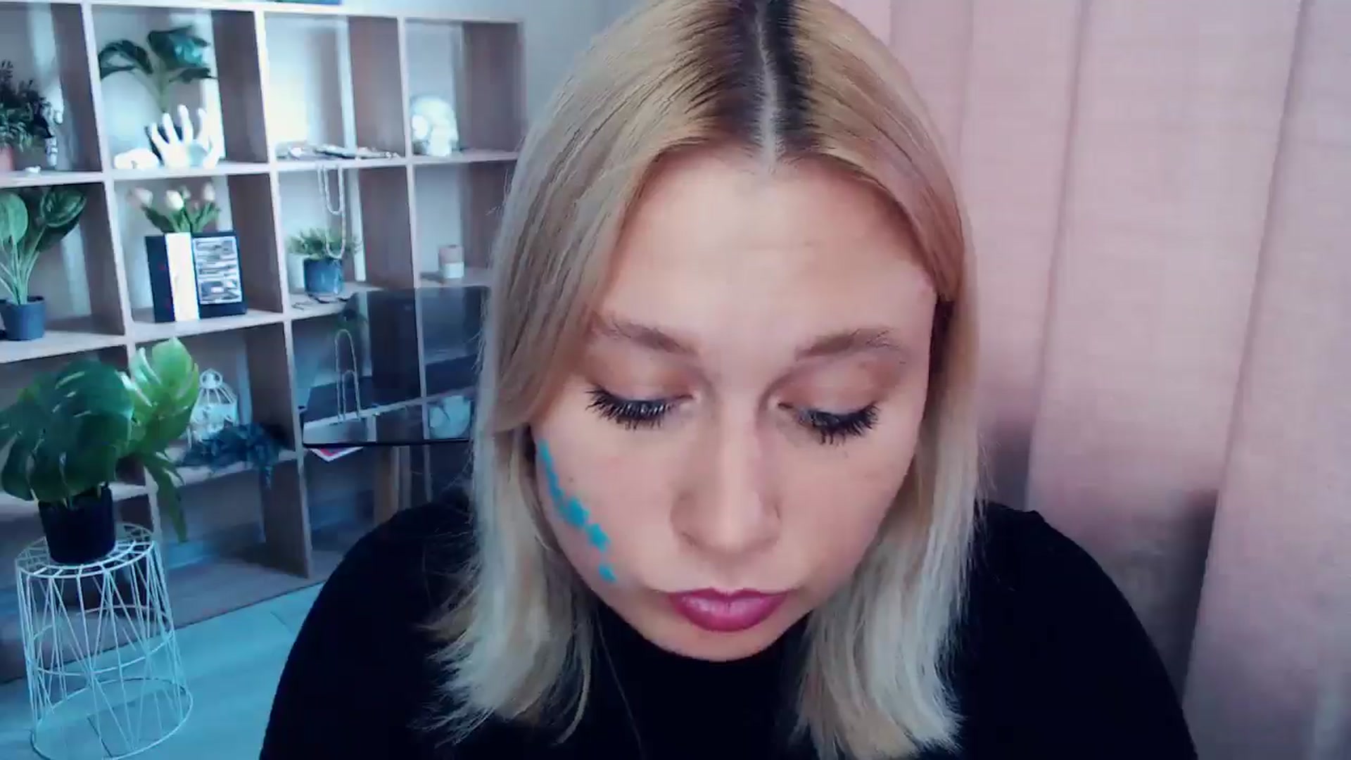 Gallery image thumbnail from Kukla_kolduna's myfreecams stream on, 07/19/2025, 17:10 image 5 of 20