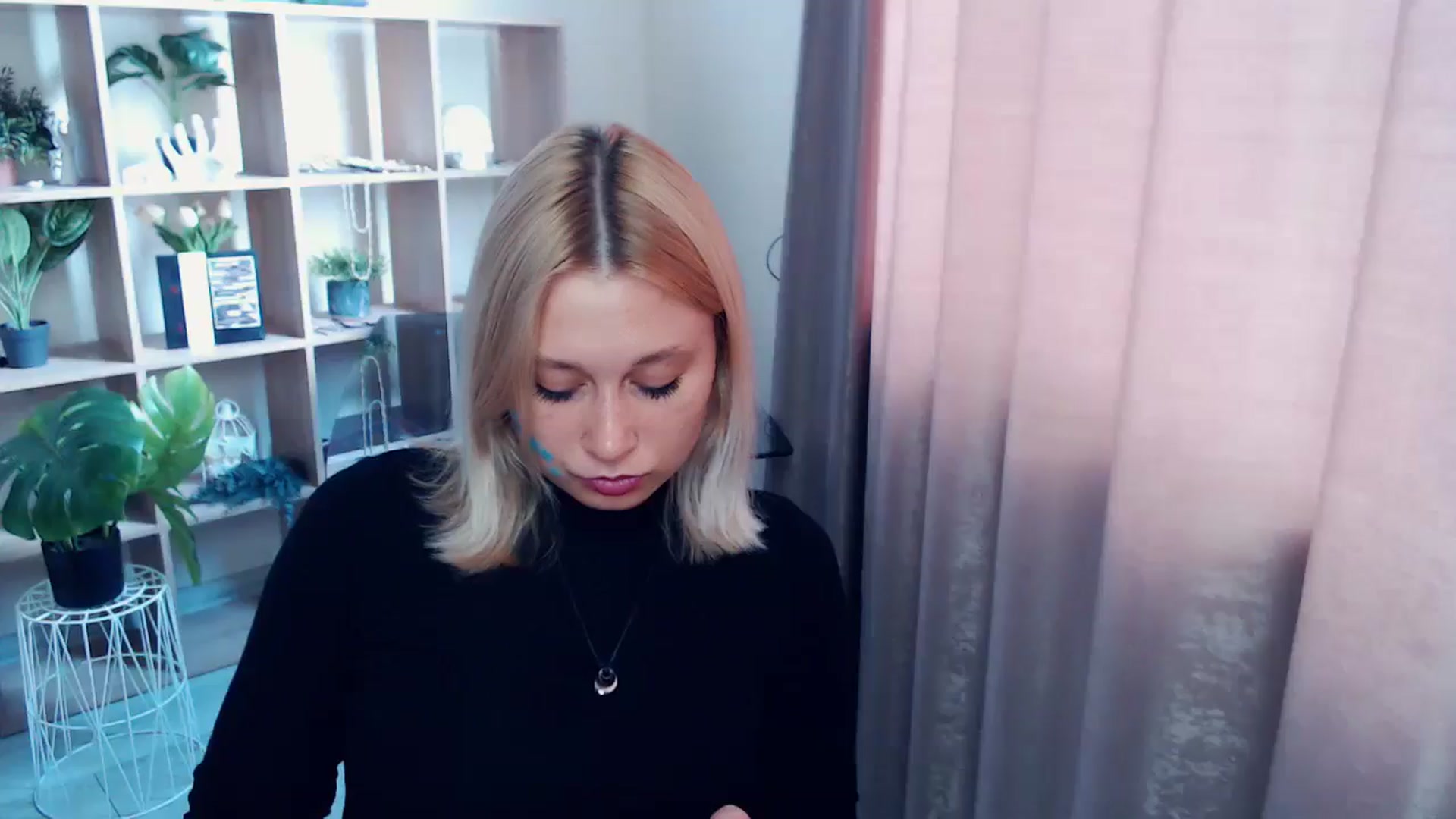 Gallery image thumbnail from Kukla_kolduna's myfreecams stream on, 07/19/2025, 17:10 image 6 of 20