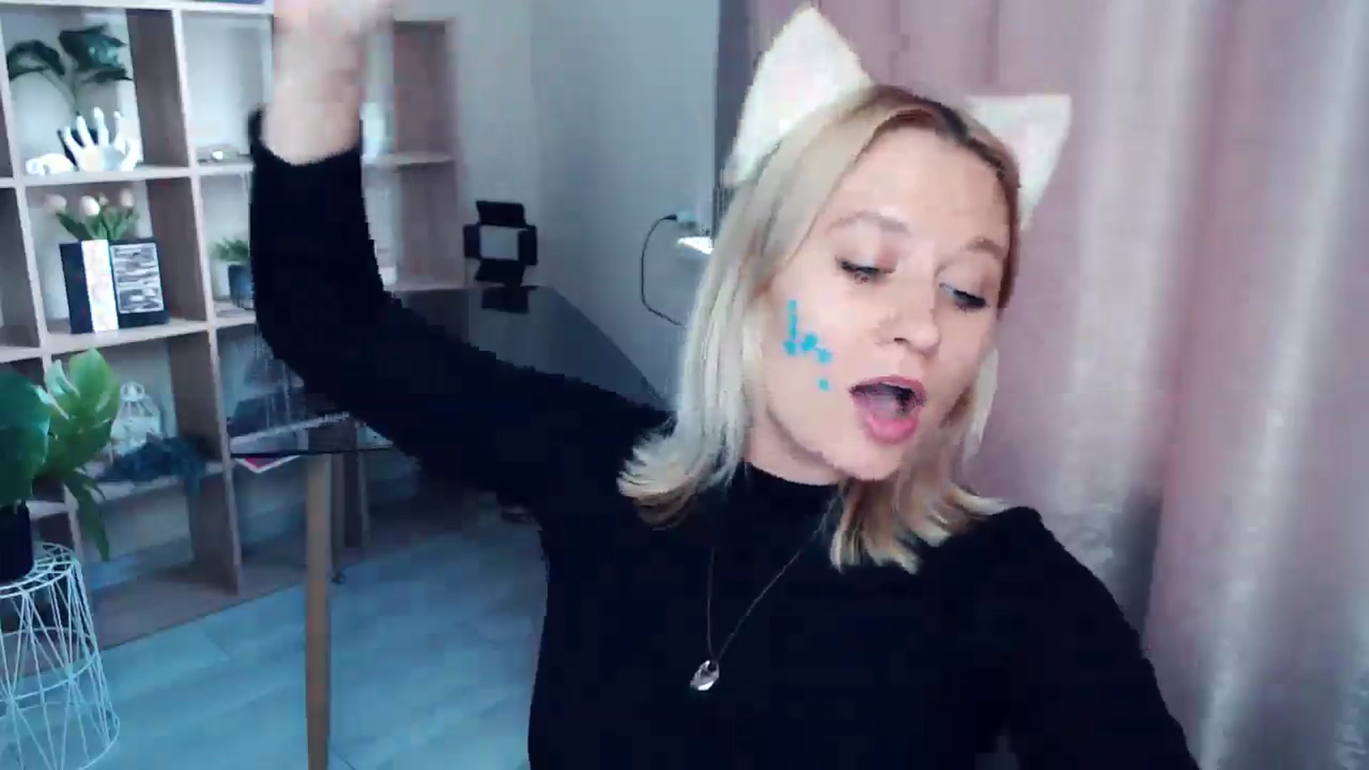 Gallery image thumbnail from Kukla_kolduna's myfreecams stream on, 07/19/2025, 18:06 image 3 of 20