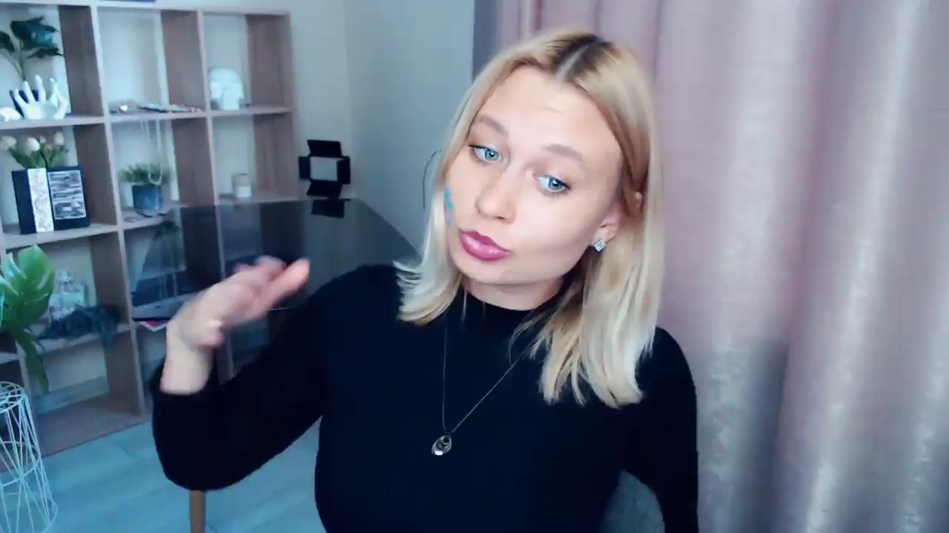 Gallery image thumbnail from Kukla_kolduna's myfreecams stream on, 07/19/2025, 18:06 image 8 of 20
