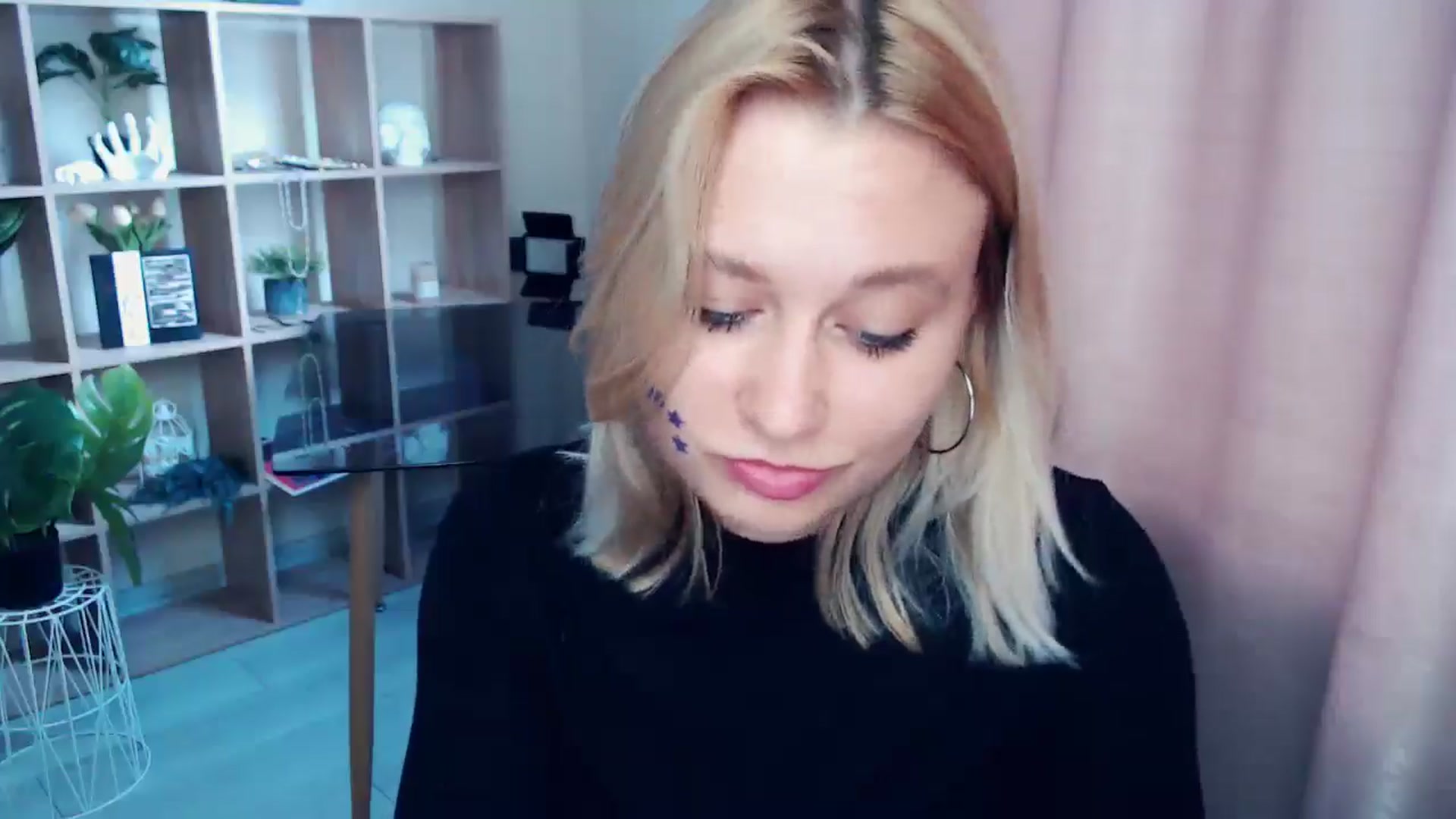 Gallery image thumbnail from Kukla_kolduna's myfreecams stream on, 07/20/2025, 17:12 image 4 of 20