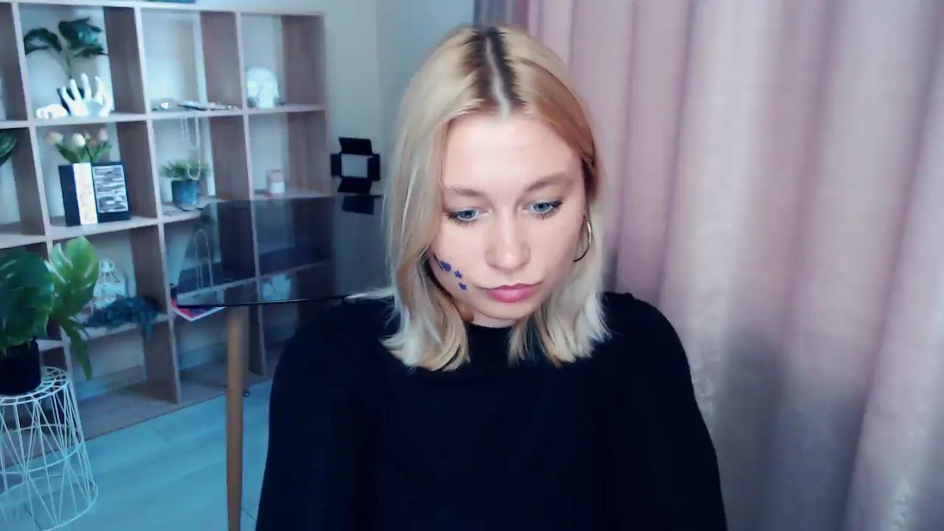 Gallery image thumbnail from Kukla_kolduna's myfreecams stream on, 07/20/2025, 17:12 image 10 of 20