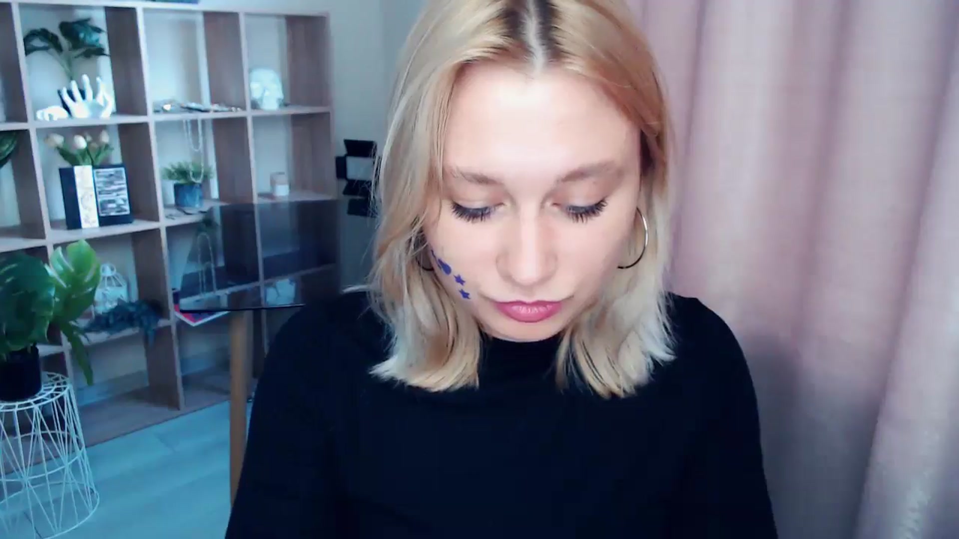 Gallery image thumbnail from Kukla_kolduna's myfreecams stream on, 07/20/2025, 17:12 image 7 of 20