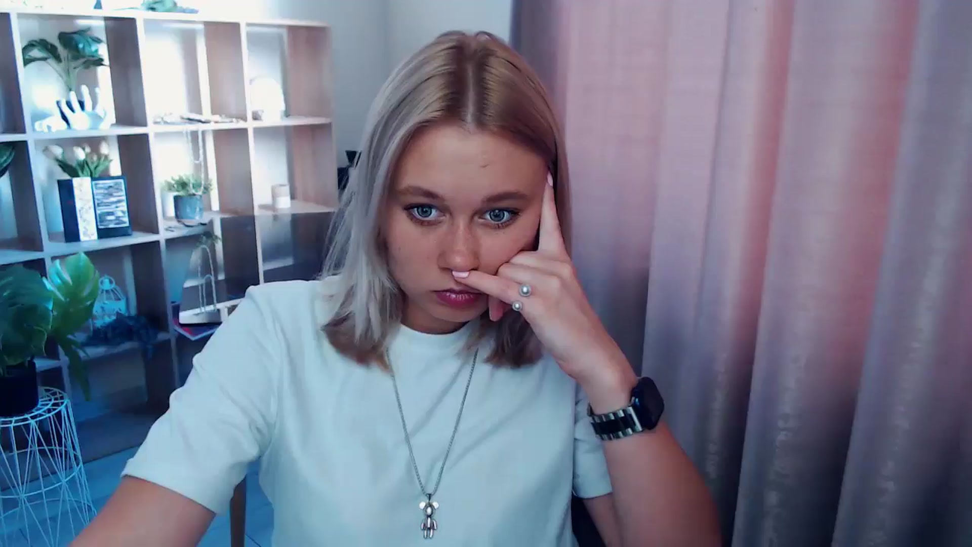 Gallery image thumbnail from Kukla_kolduna's myfreecams stream on, 07/23/2025, 16:14 image 2 of 20