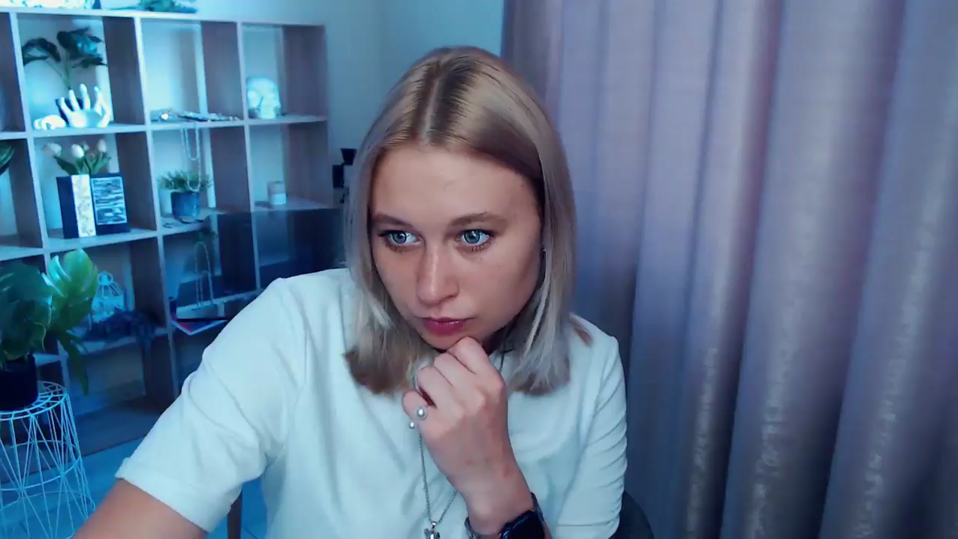 Gallery image thumbnail from Kukla_kolduna's myfreecams stream on, 07/23/2025, 16:14 image 10 of 20