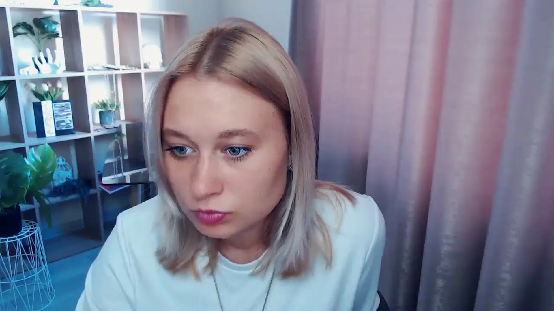 Gallery image thumbnail from Kukla_kolduna's myfreecams stream on, 07/23/2025, 16:14 image 16 of 20