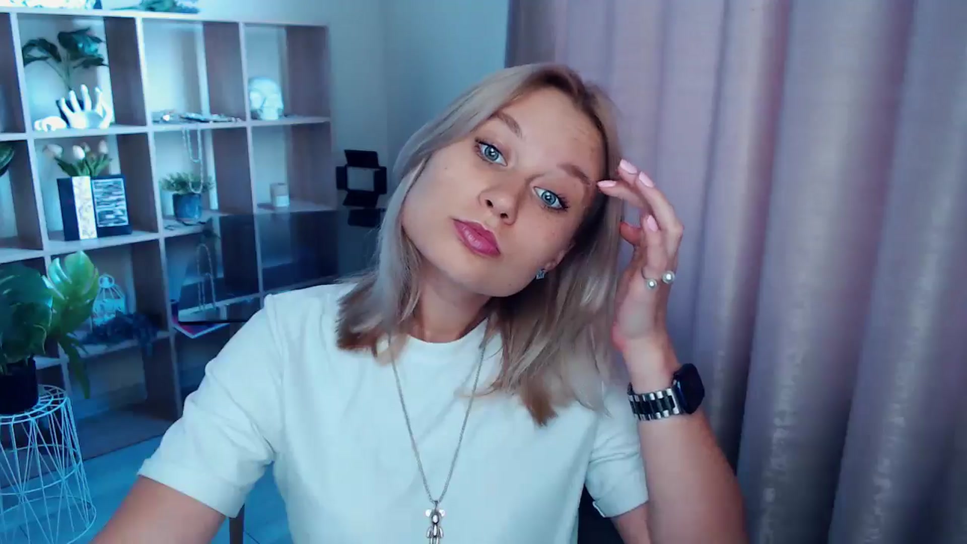 Gallery image thumbnail from Kukla_kolduna's myfreecams stream on, 07/23/2025, 16:14 image 19 of 20
