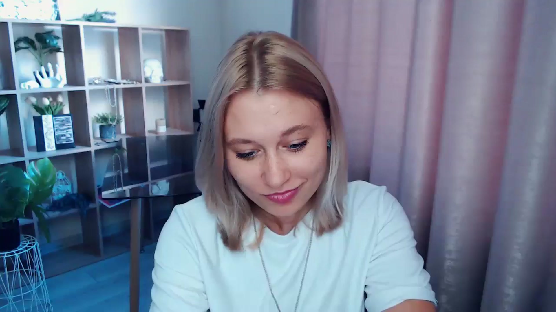 Gallery image thumbnail from Kukla_kolduna's myfreecams stream on, 07/23/2025, 17:11 image 7 of 20