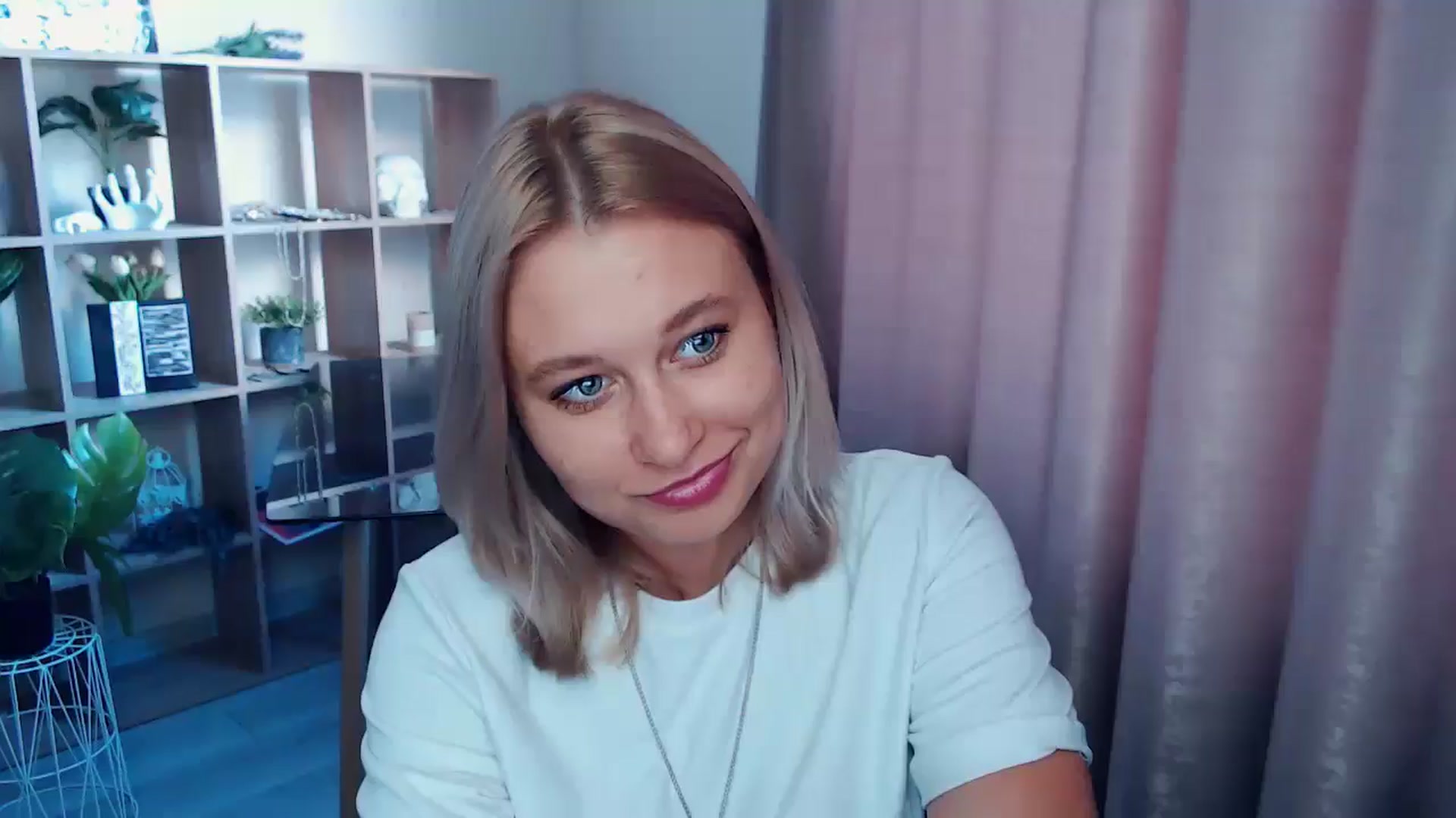 Gallery image thumbnail from Kukla_kolduna's myfreecams stream on, 07/23/2025, 17:11 image 5 of 20
