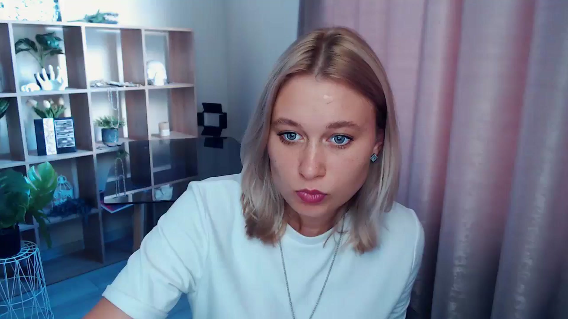 Gallery image thumbnail from Kukla_kolduna's myfreecams stream on, 07/23/2025, 17:11 image 3 of 20