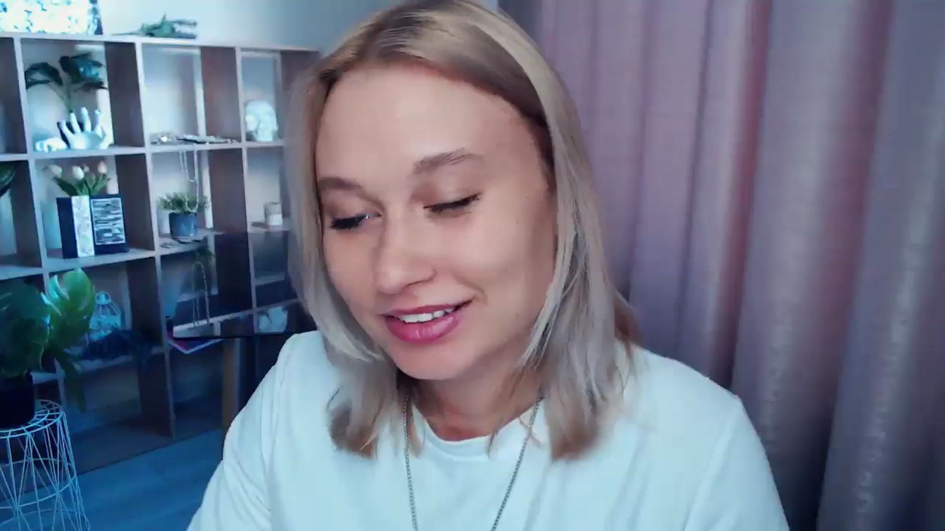 Gallery image thumbnail from Kukla_kolduna's myfreecams stream on, 07/23/2025, 17:11 image 10 of 20