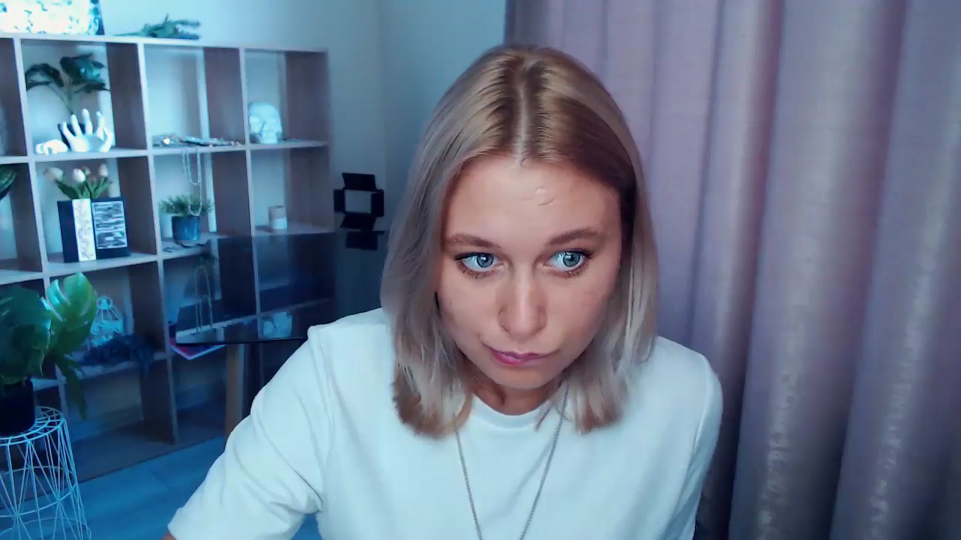Gallery image thumbnail from Kukla_kolduna's myfreecams stream on, 07/23/2025, 17:11 image 6 of 20