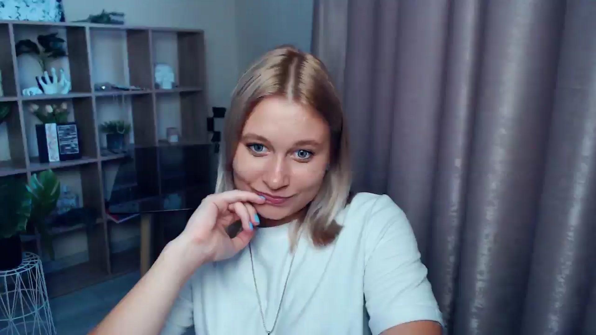 Gallery image thumbnail from Kukla_kolduna's myfreecams stream on, 07/23/2025, 18:10 image 11 of 20