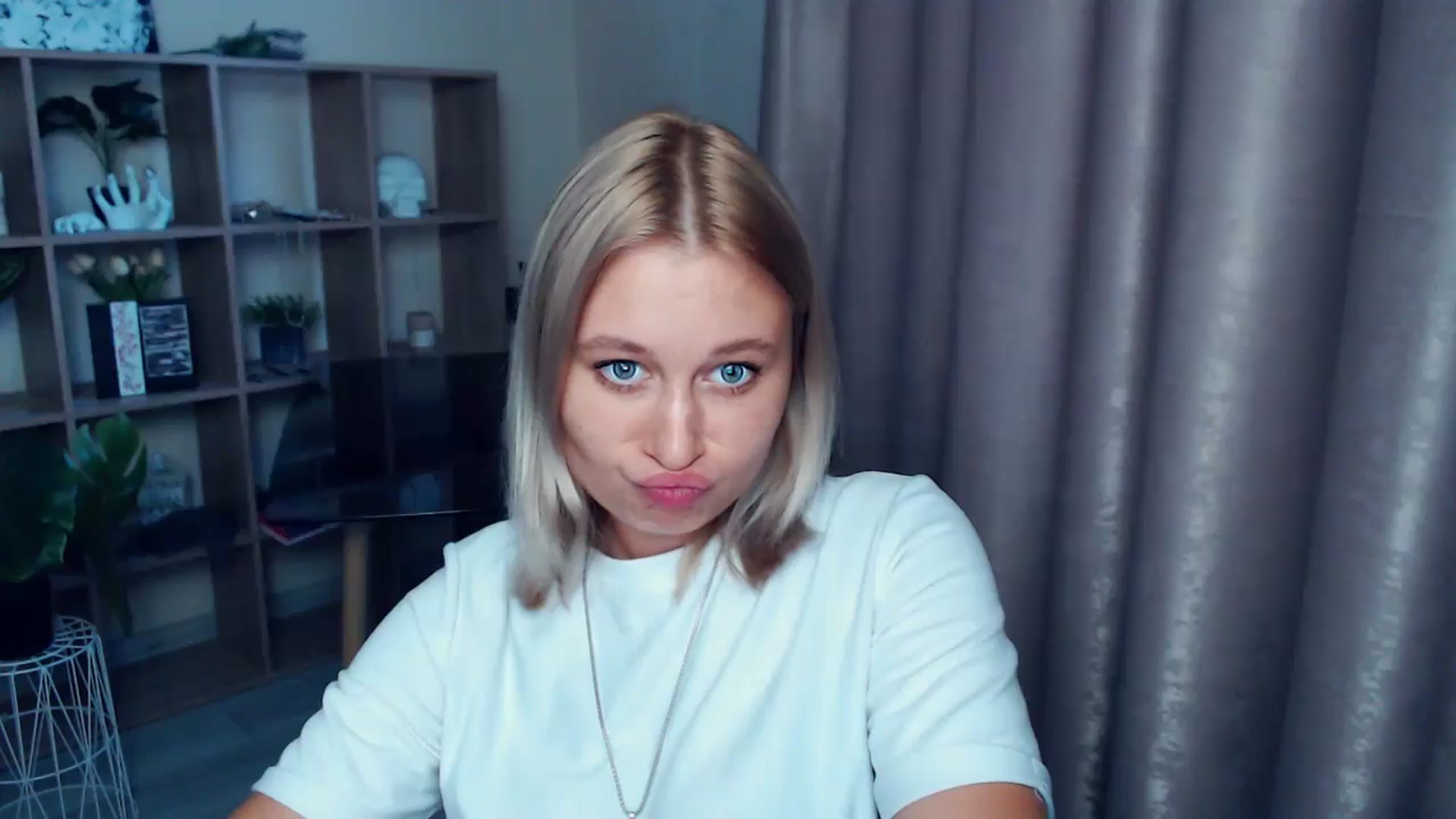 Gallery image thumbnail from Kukla_kolduna's myfreecams stream on, 07/23/2025, 18:10 image 14 of 20