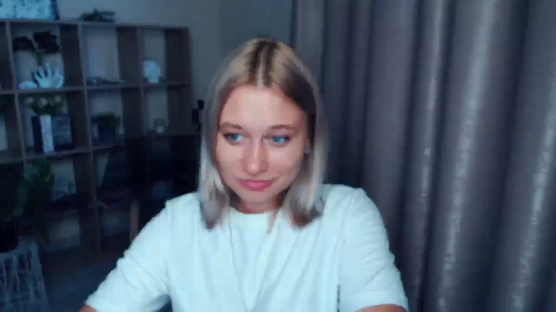 Gallery image thumbnail from Kukla_kolduna's myfreecams stream on, 07/23/2025, 18:10 image 16 of 20