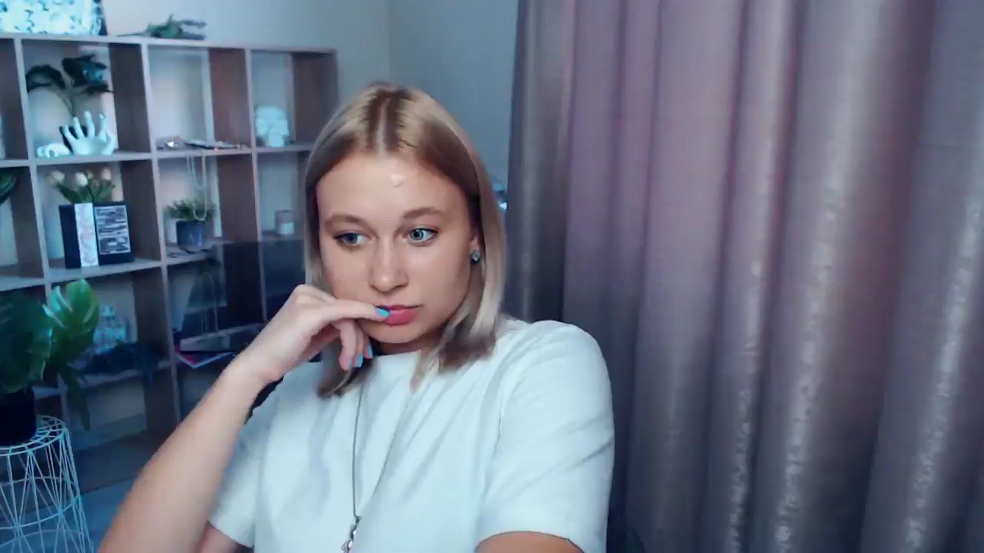 Gallery image thumbnail from Kukla_kolduna's myfreecams stream on, 07/23/2025, 18:10 image 3 of 20