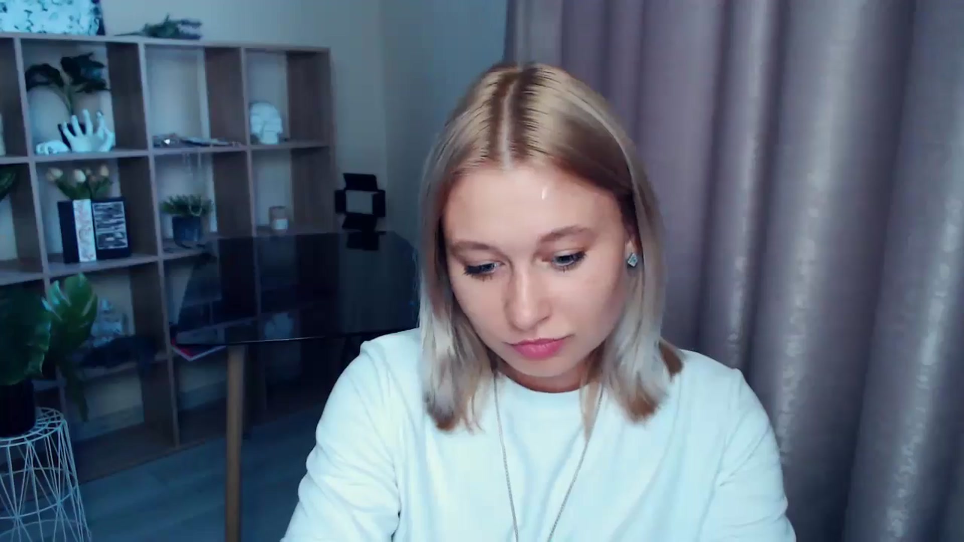Gallery image thumbnail from Kukla_kolduna's myfreecams stream on, 07/23/2025, 18:10 image 9 of 20