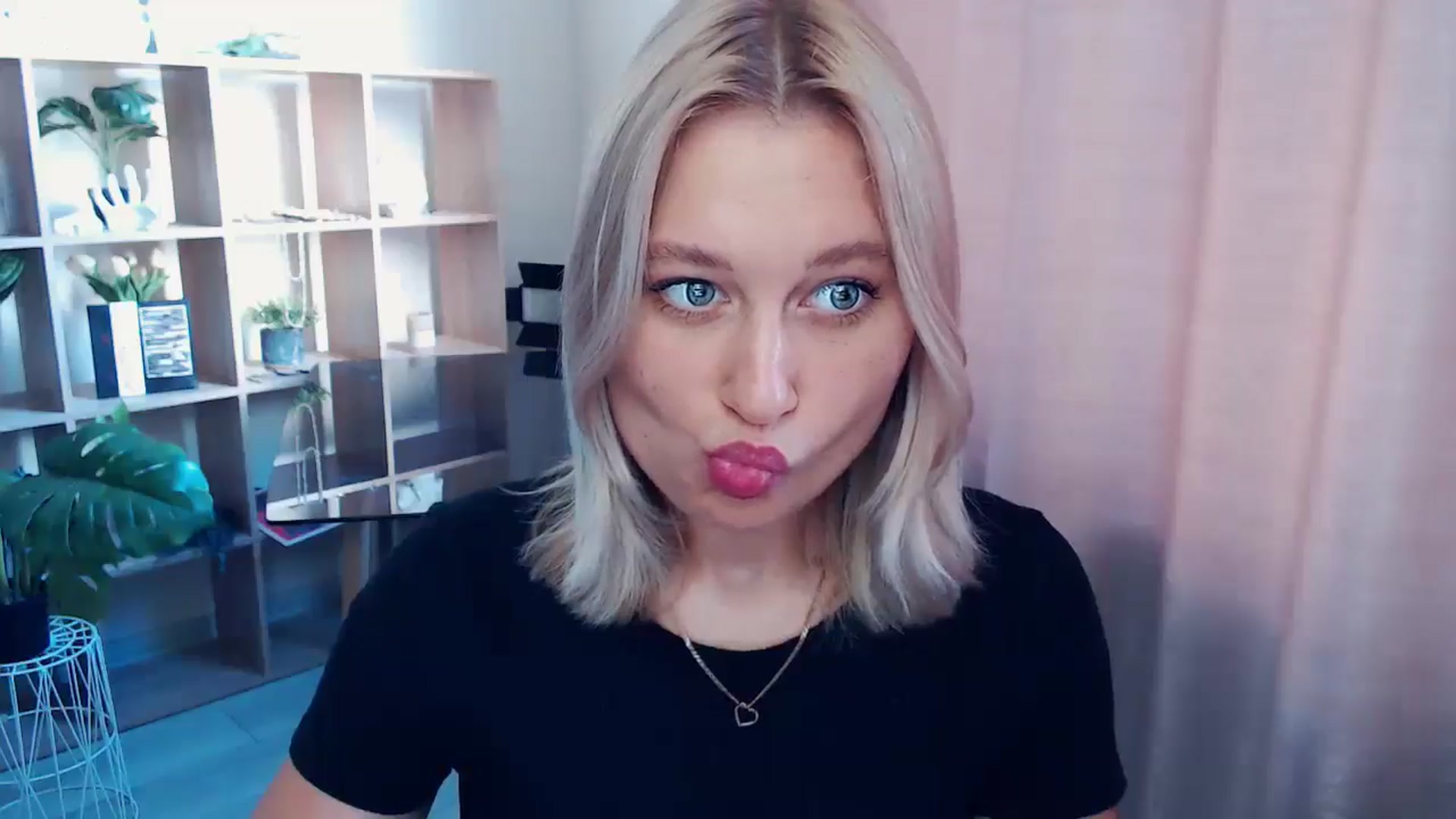 Gallery image thumbnail from Kukla_kolduna's myfreecams stream on, 07/24/2025, 15:50 image 16 of 20