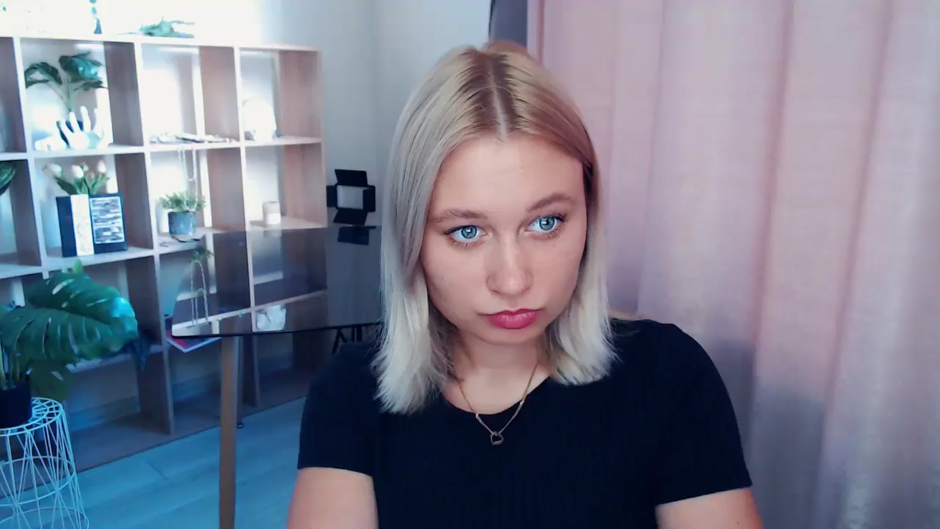 Gallery image thumbnail from Kukla_kolduna's myfreecams stream on, 07/24/2025, 16:39 image 7 of 20
