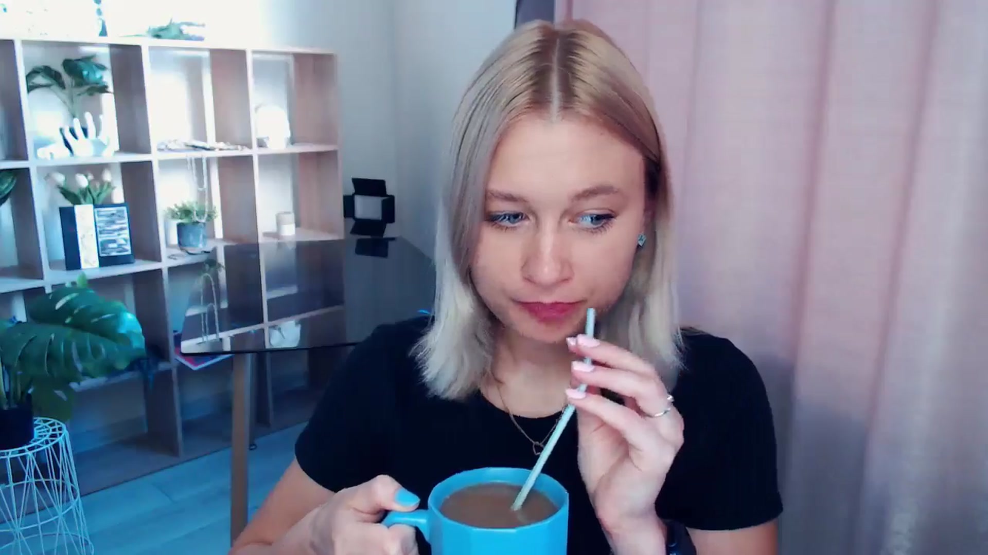 Gallery image thumbnail from Kukla_kolduna's myfreecams stream on, 07/24/2025, 16:39 image 6 of 20
