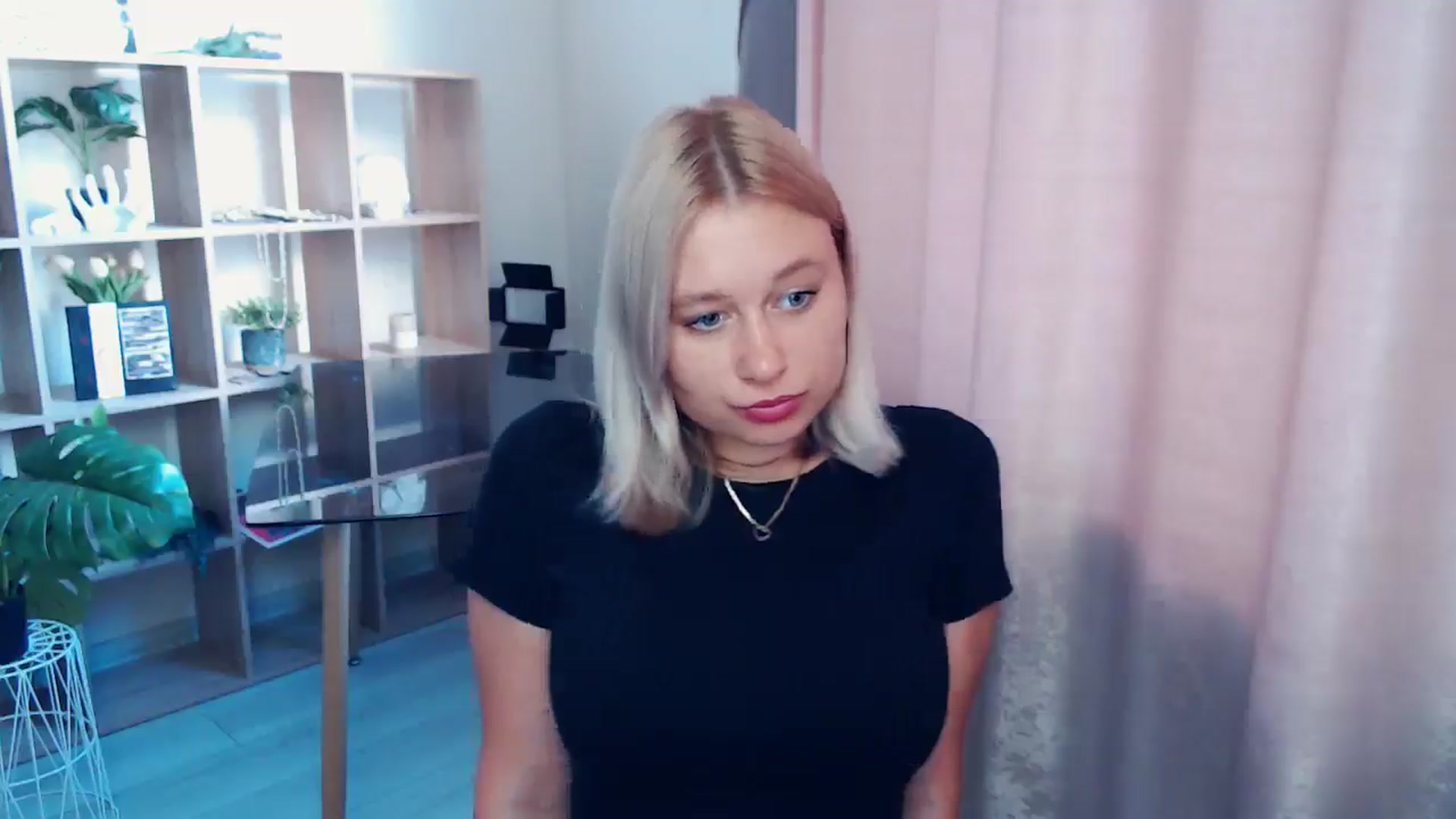 Gallery image thumbnail from Kukla_kolduna's myfreecams stream on, 07/24/2025, 16:39 image 19 of 20