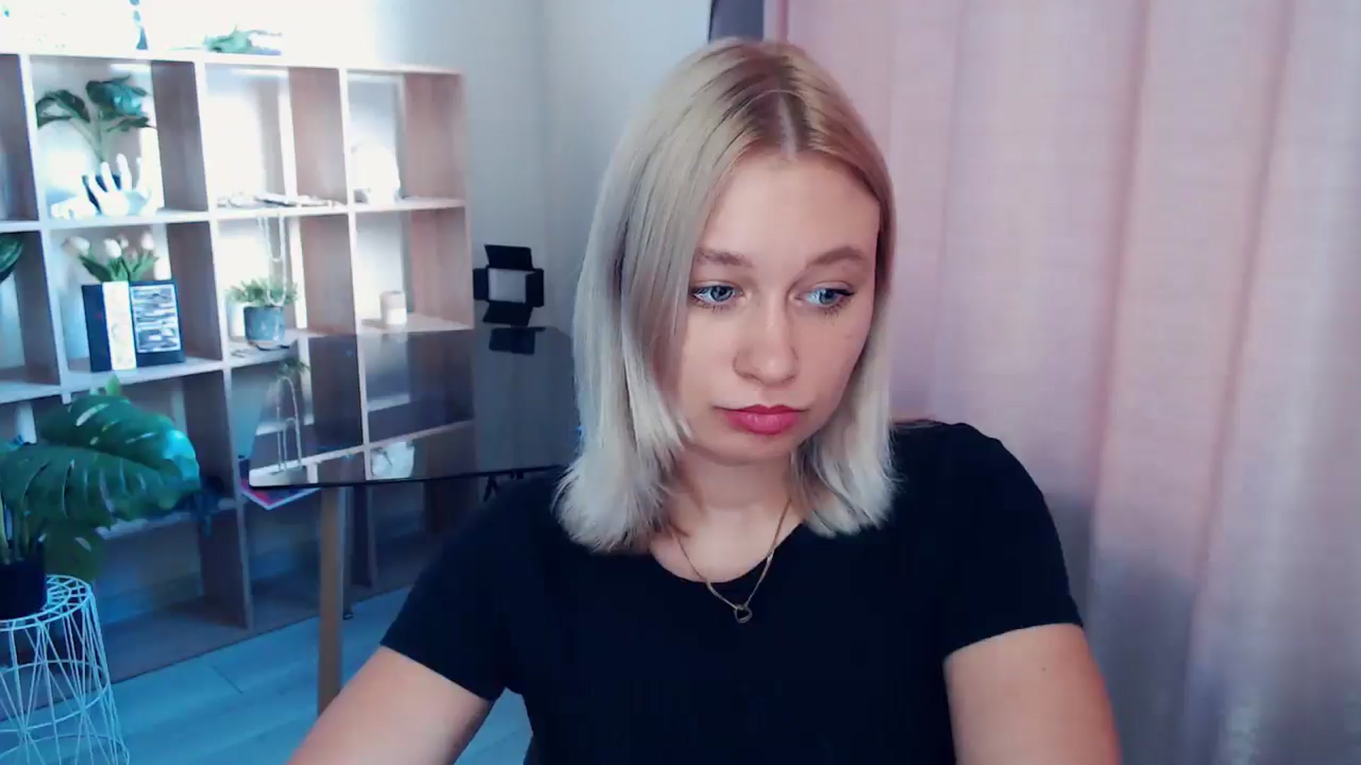 Gallery image thumbnail from Kukla_kolduna's myfreecams stream on, 07/24/2025, 16:39 image 3 of 20