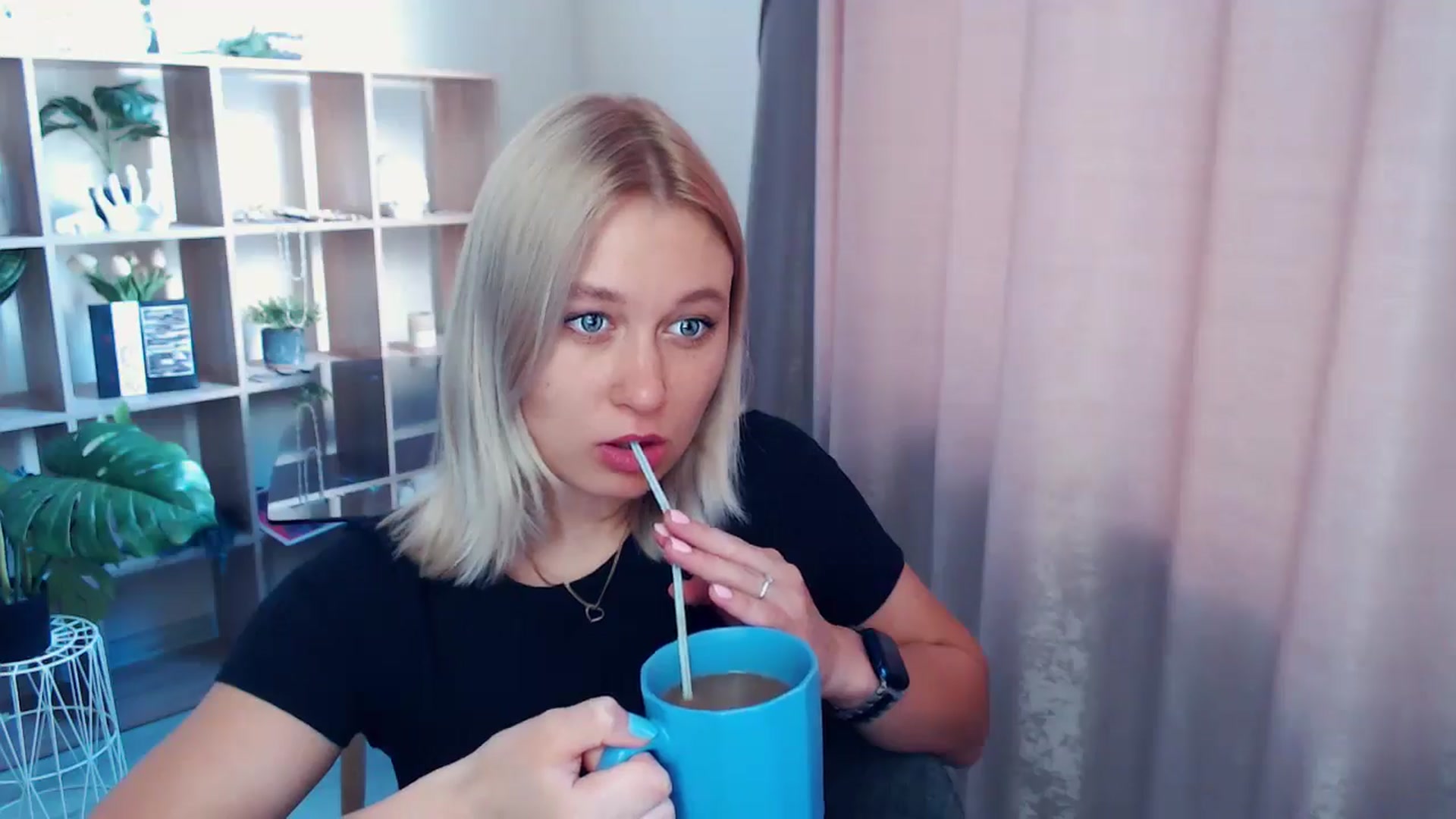 Gallery image thumbnail from Kukla_kolduna's myfreecams stream on, 07/24/2025, 16:39 image 12 of 20