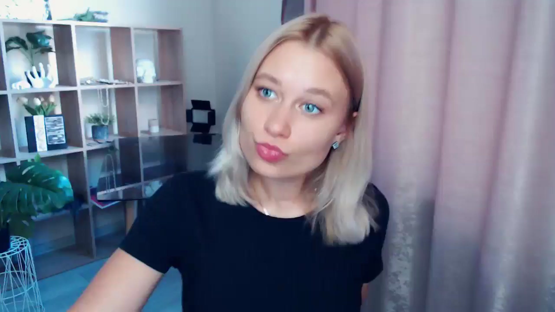 Gallery image thumbnail from Kukla_kolduna's myfreecams stream on, 07/24/2025, 18:23 image 1 of 20