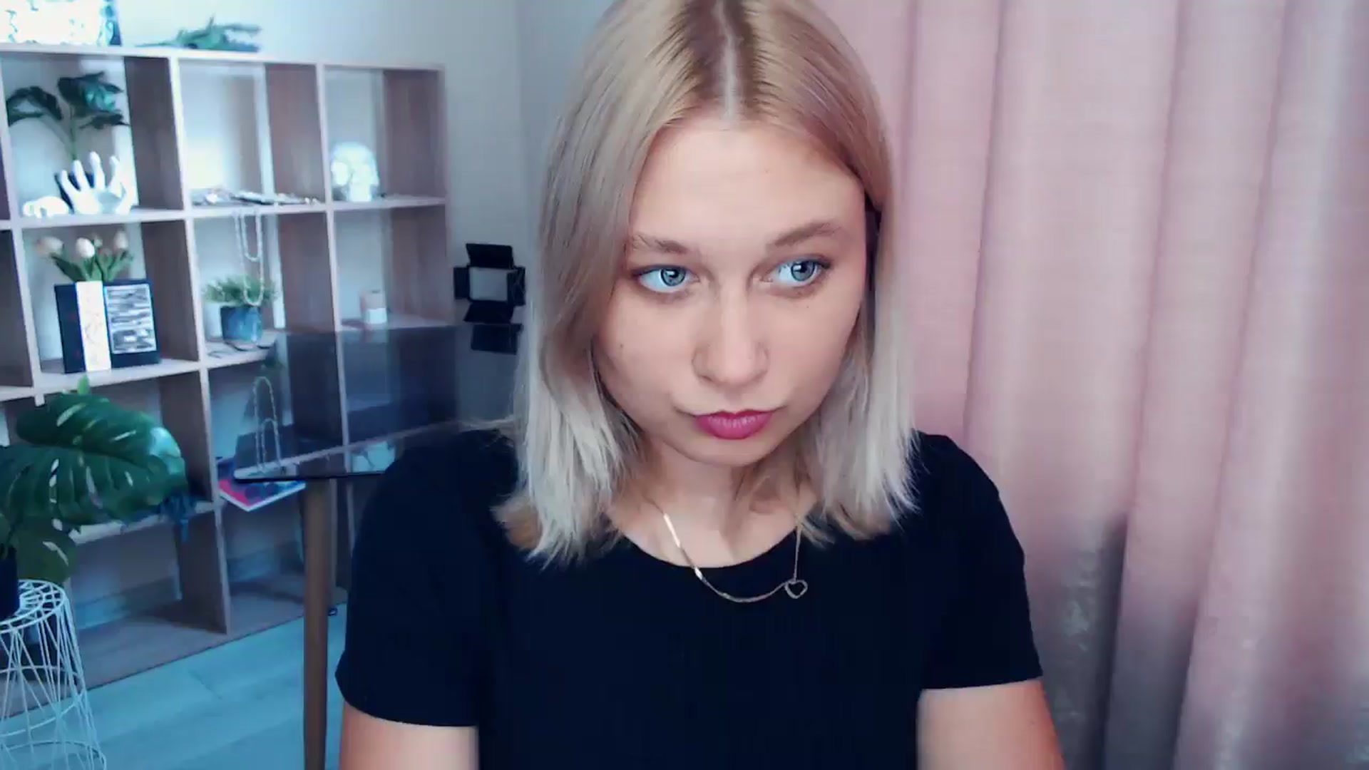 Gallery image thumbnail from Kukla_kolduna's myfreecams stream on, 07/25/2025, 15:38 image 17 of 20