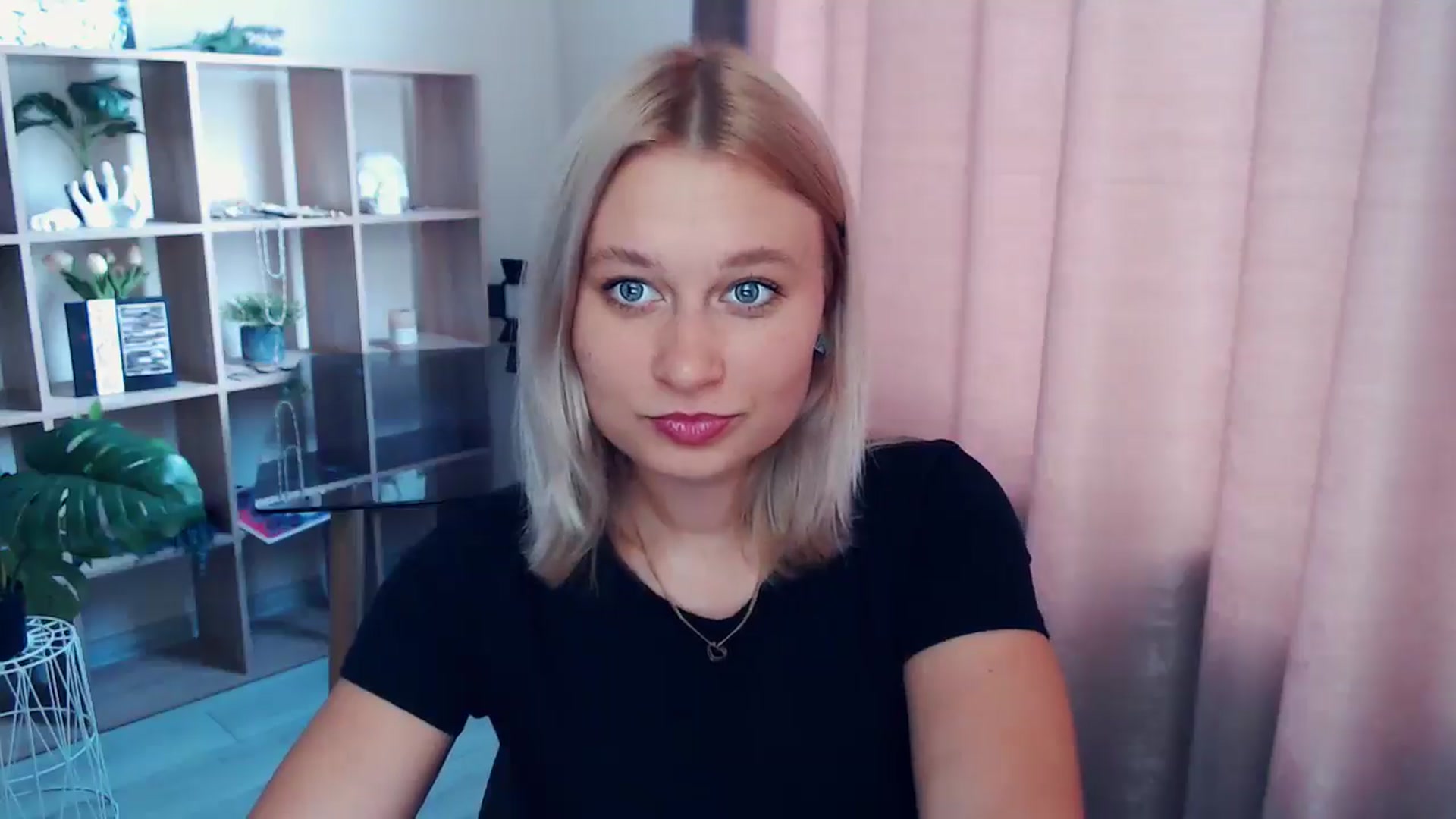 Gallery image thumbnail from Kukla_kolduna's myfreecams stream on, 07/25/2025, 15:38 image 8 of 20