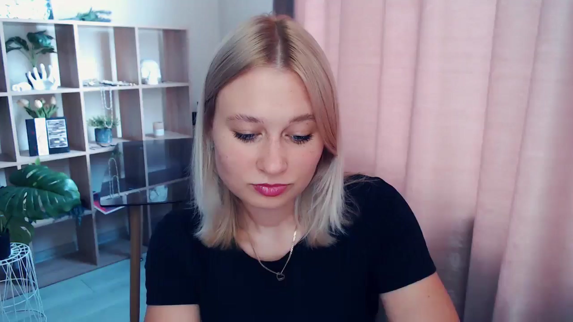 Gallery image thumbnail from Kukla_kolduna's myfreecams stream on, 07/25/2025, 15:38 image 1 of 20