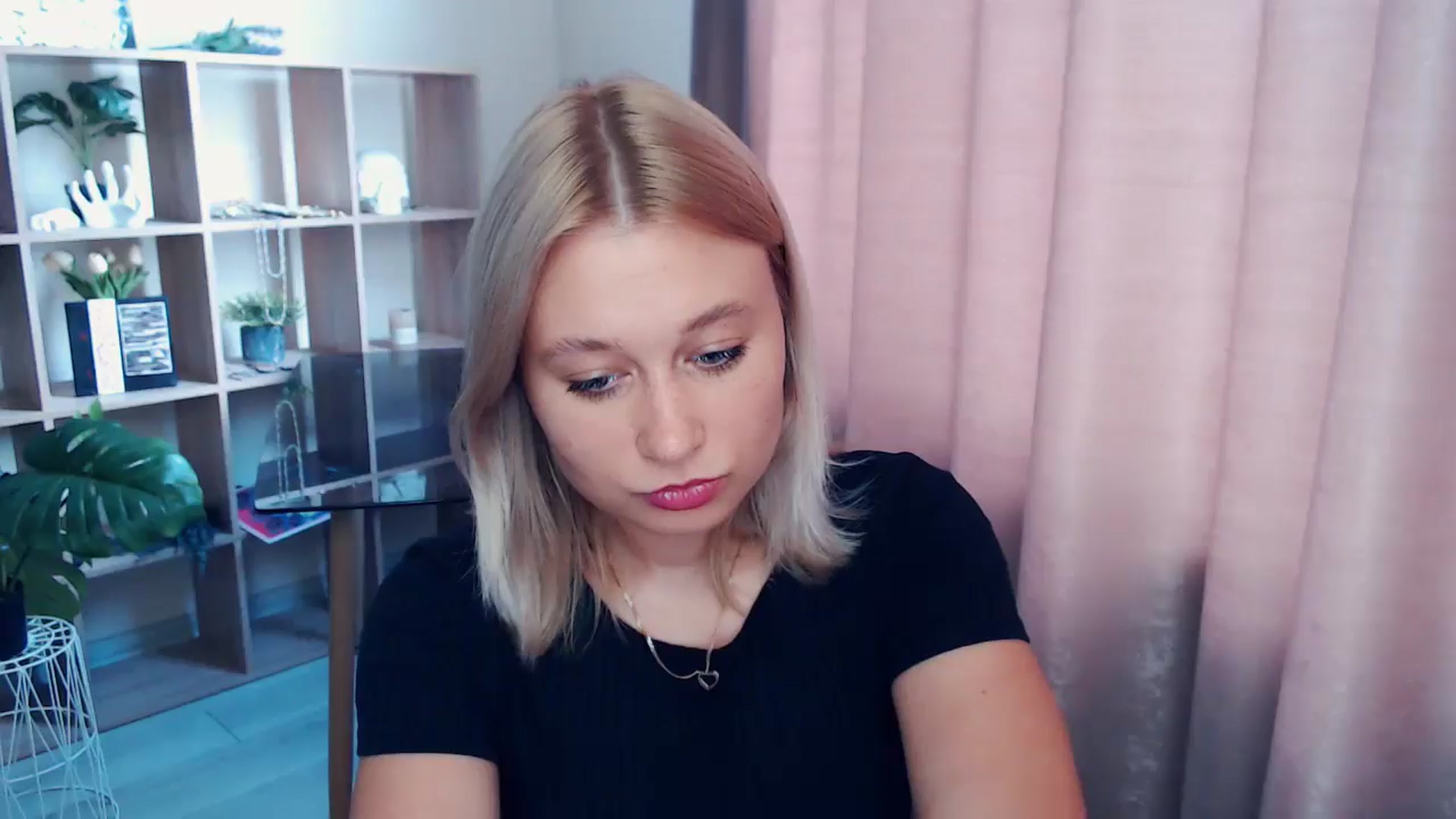 Gallery image thumbnail from Kukla_kolduna's myfreecams stream on, 07/25/2025, 15:38 image 13 of 20