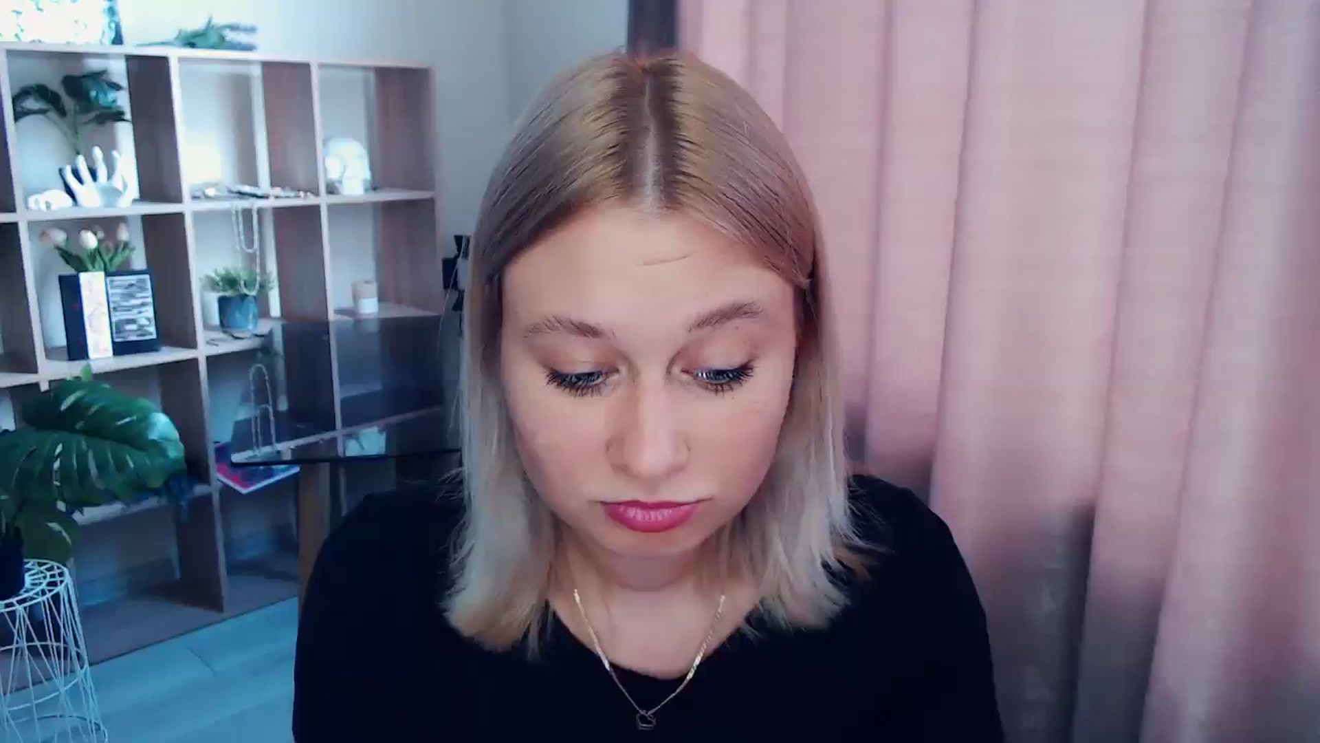 Gallery image thumbnail from Kukla_kolduna's myfreecams stream on, 07/25/2025, 15:38 image 6 of 20