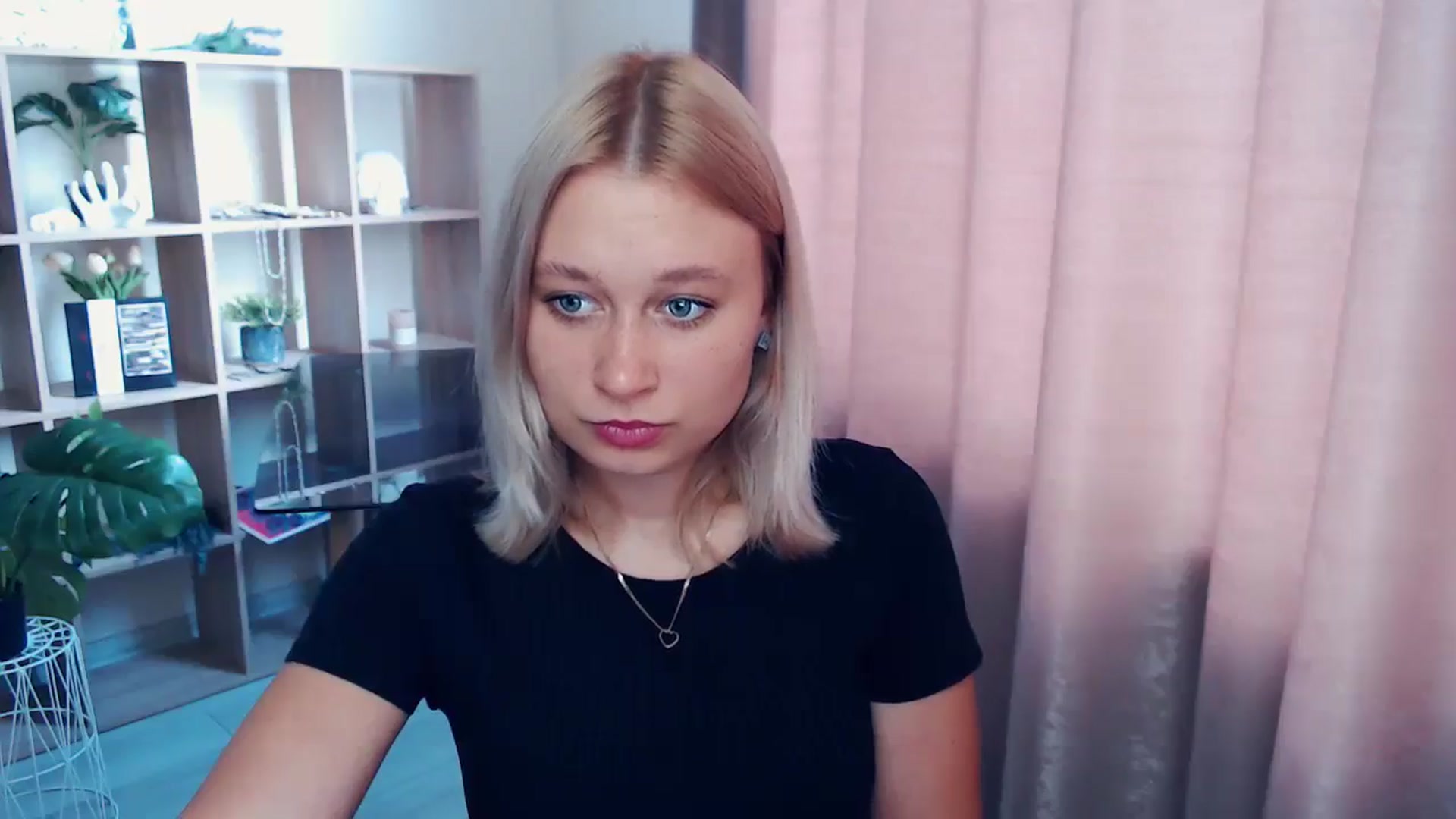Gallery image thumbnail from Kukla_kolduna's myfreecams stream on, 07/25/2025, 15:38 image 11 of 20