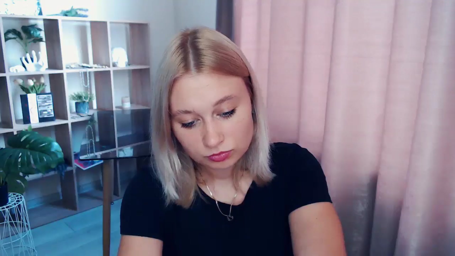 Gallery image thumbnail from Kukla_kolduna's myfreecams stream on, 07/25/2025, 15:38 image 12 of 20