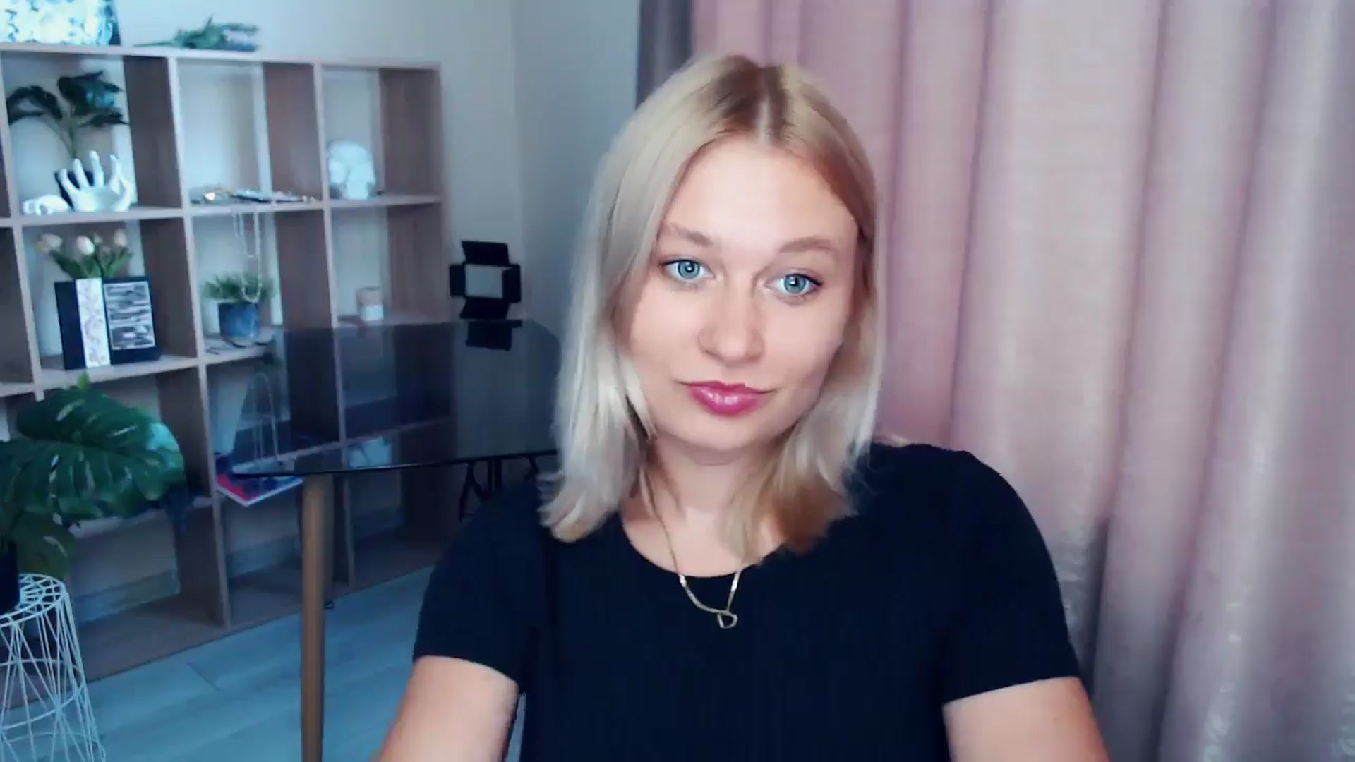 Gallery image thumbnail from Kukla_kolduna's myfreecams stream on, 07/25/2025, 16:53 image 4 of 20