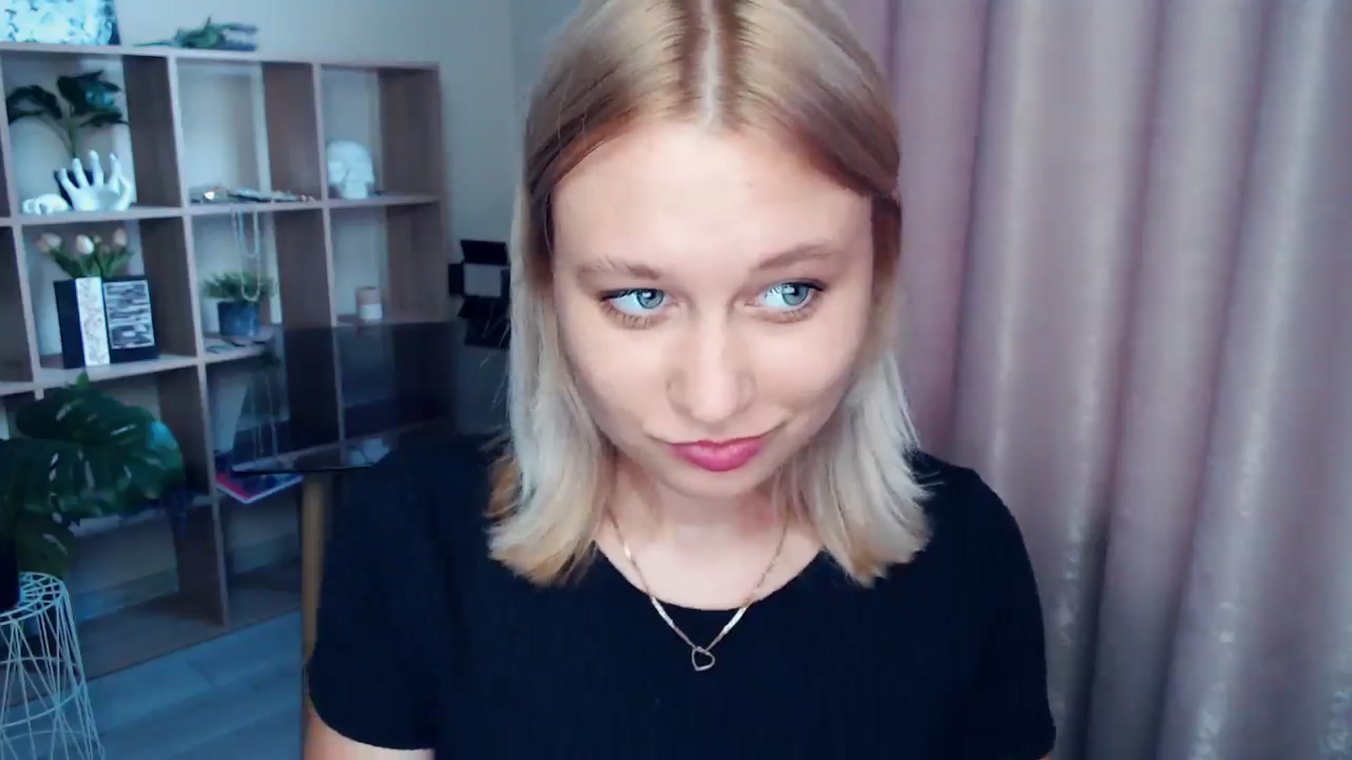 Gallery image thumbnail from Kukla_kolduna's myfreecams stream on, 07/25/2025, 16:53 image 16 of 20