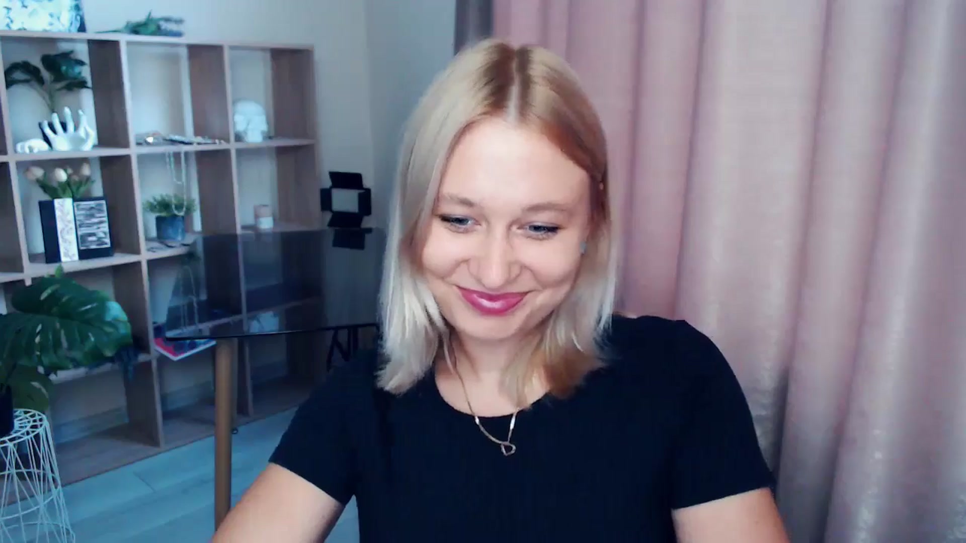 Gallery image thumbnail from Kukla_kolduna's myfreecams stream on, 07/25/2025, 16:53 image 5 of 20