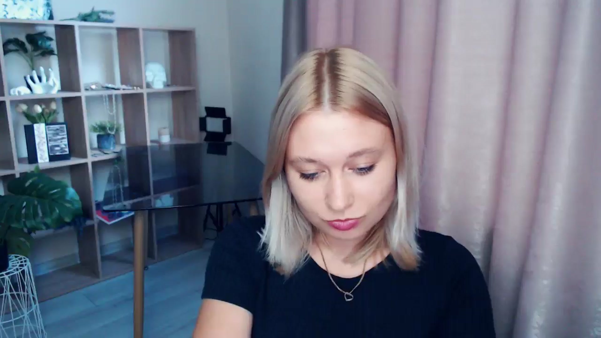 Gallery image thumbnail from Kukla_kolduna's myfreecams stream on, 07/25/2025, 16:53 image 7 of 20